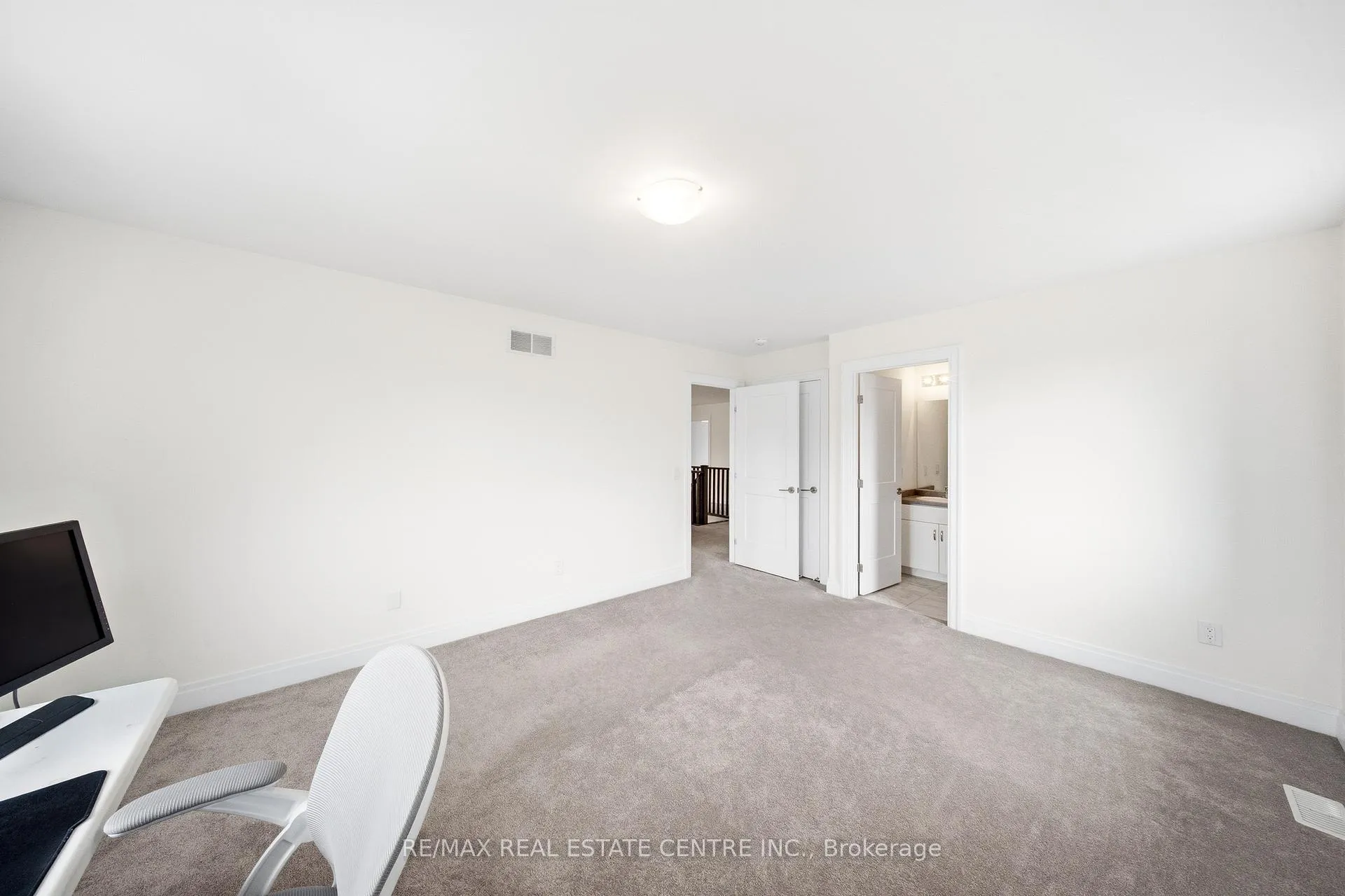 Photo 34 of 45 Great Falls Boulevard, Hamilton, Waterdown — HOMEH