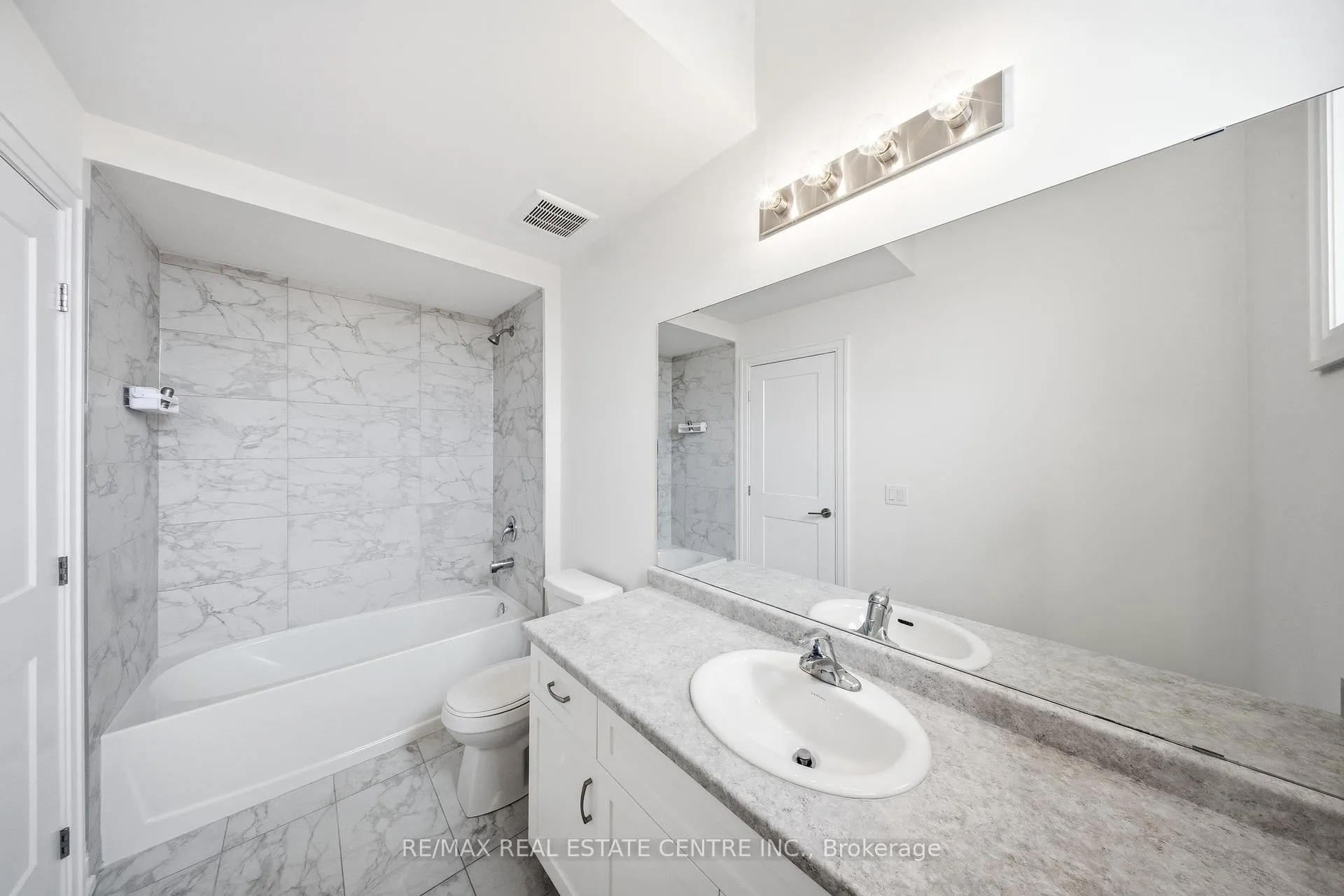 Photo 39 of 45 Great Falls Boulevard, Hamilton, Waterdown — HOMEH