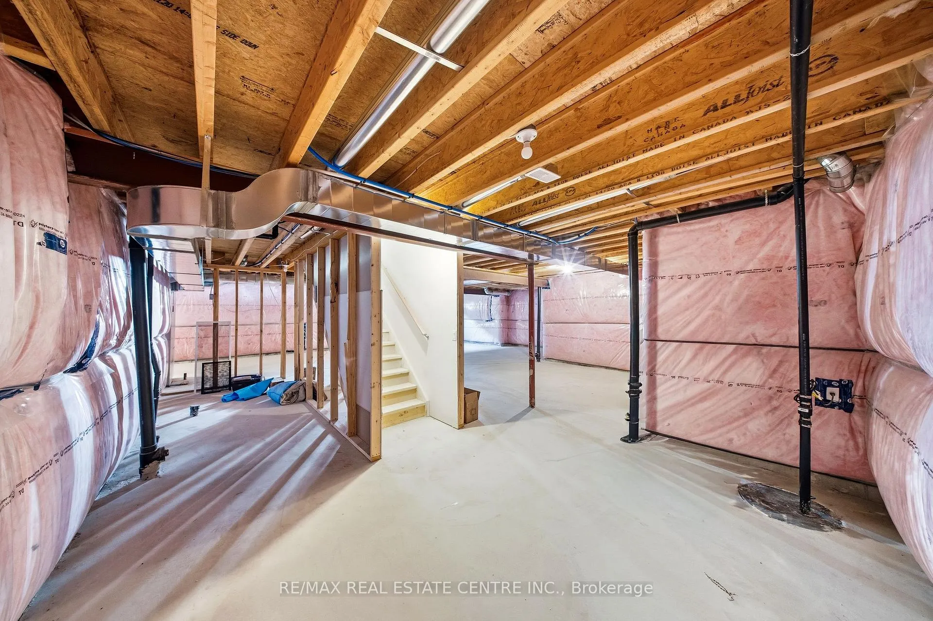 Photo 40 of 45 Great Falls Boulevard, Hamilton, Waterdown — HOMEH