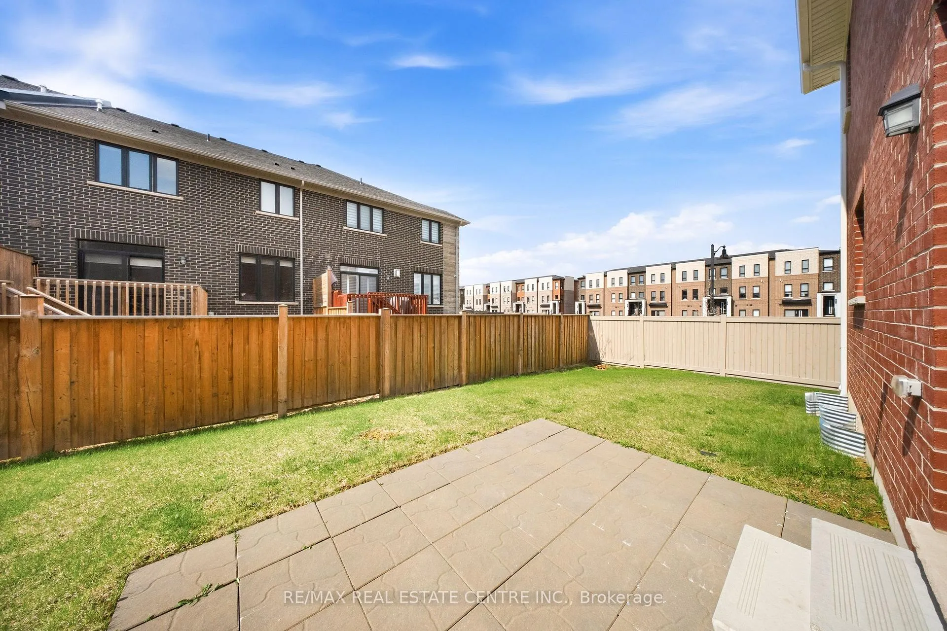 Photo 46 of 45 Great Falls Boulevard, Hamilton, Waterdown — HOMEH
