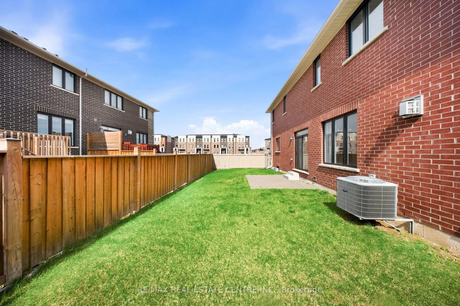 Photo 47 of 45 Great Falls Boulevard, Hamilton, Waterdown — HOMEH