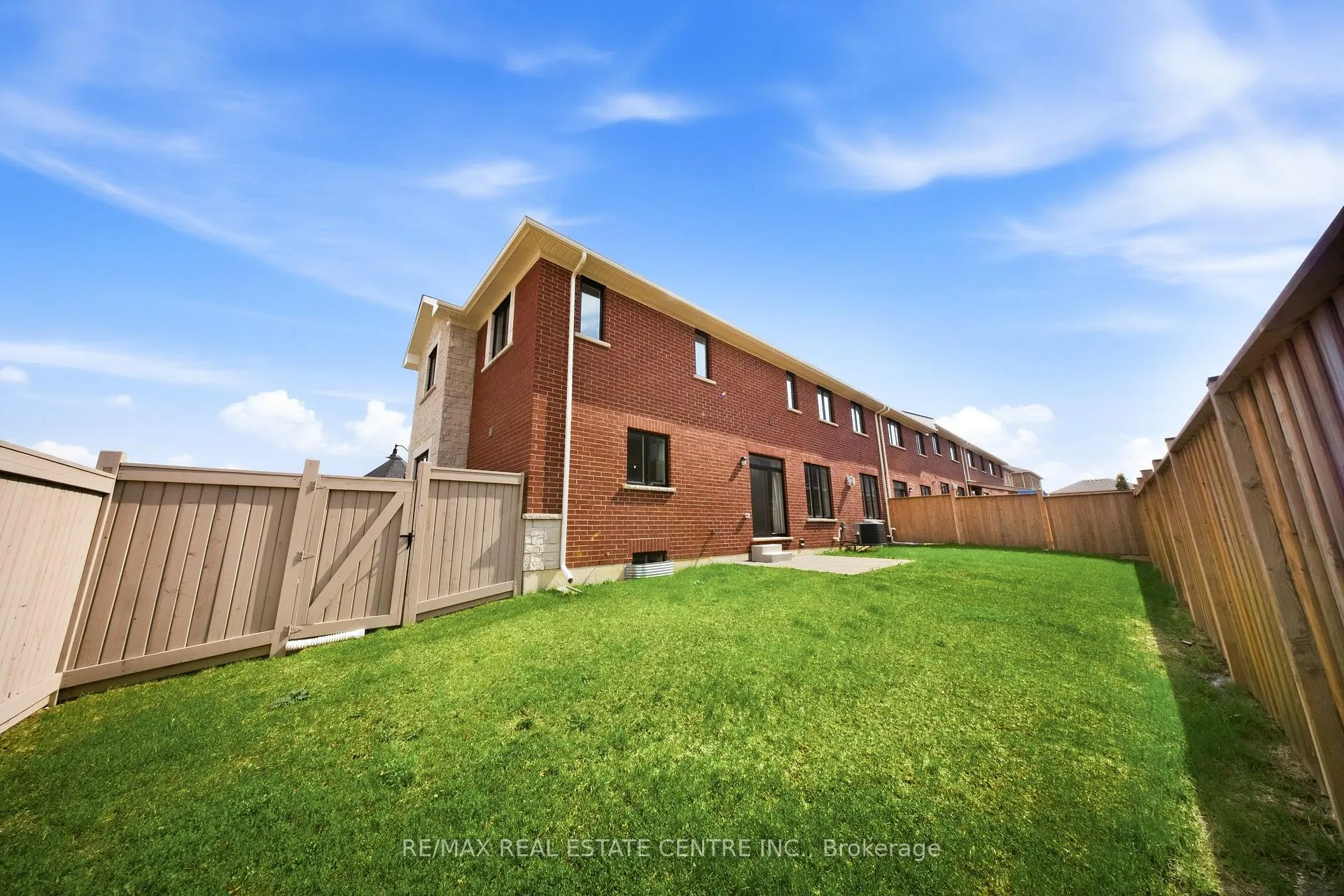 Photo 49 of 45 Great Falls Boulevard, Hamilton, Waterdown — HOMEH