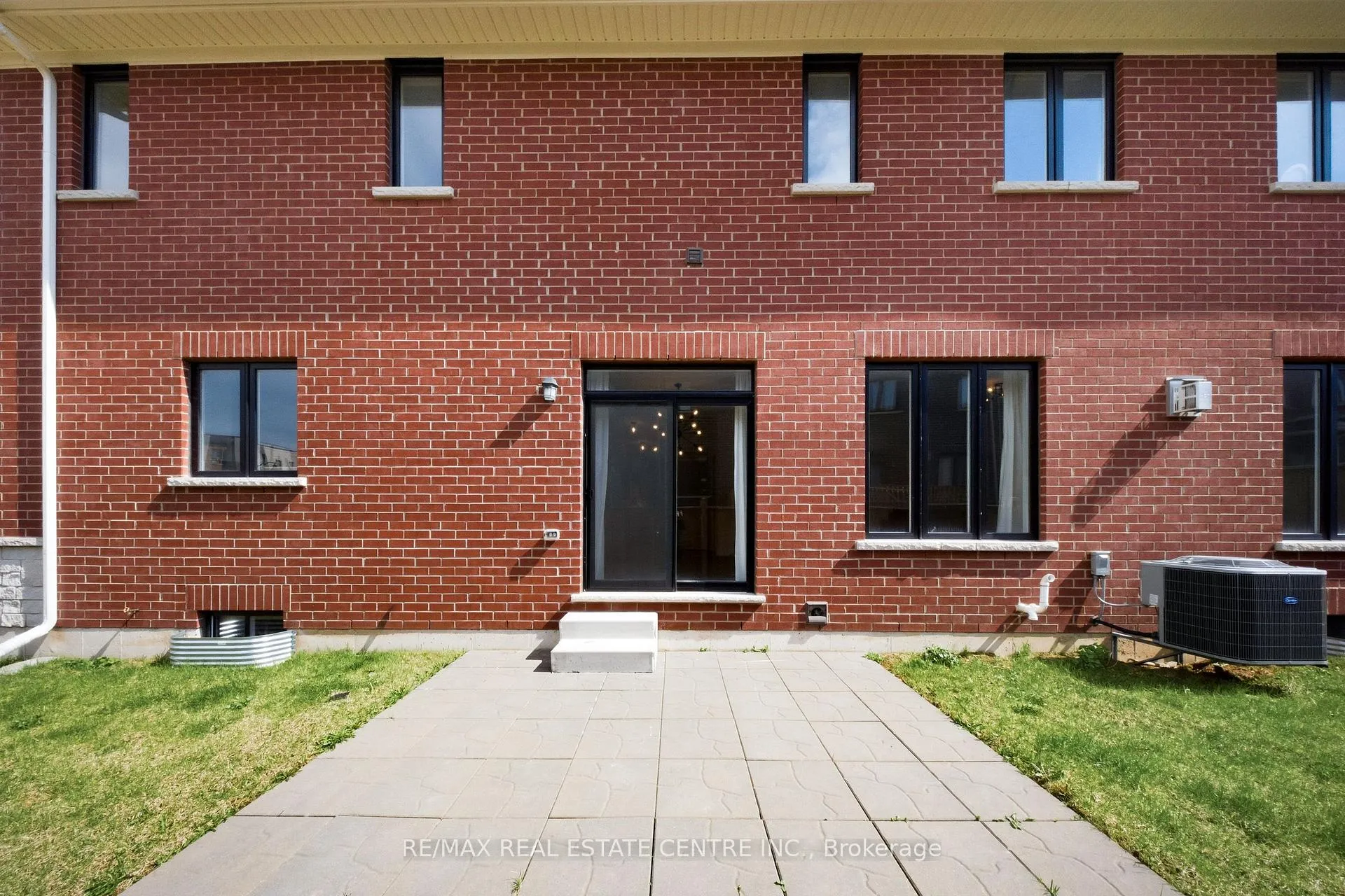 Photo 50 of 45 Great Falls Boulevard, Hamilton, Waterdown — HOMEH