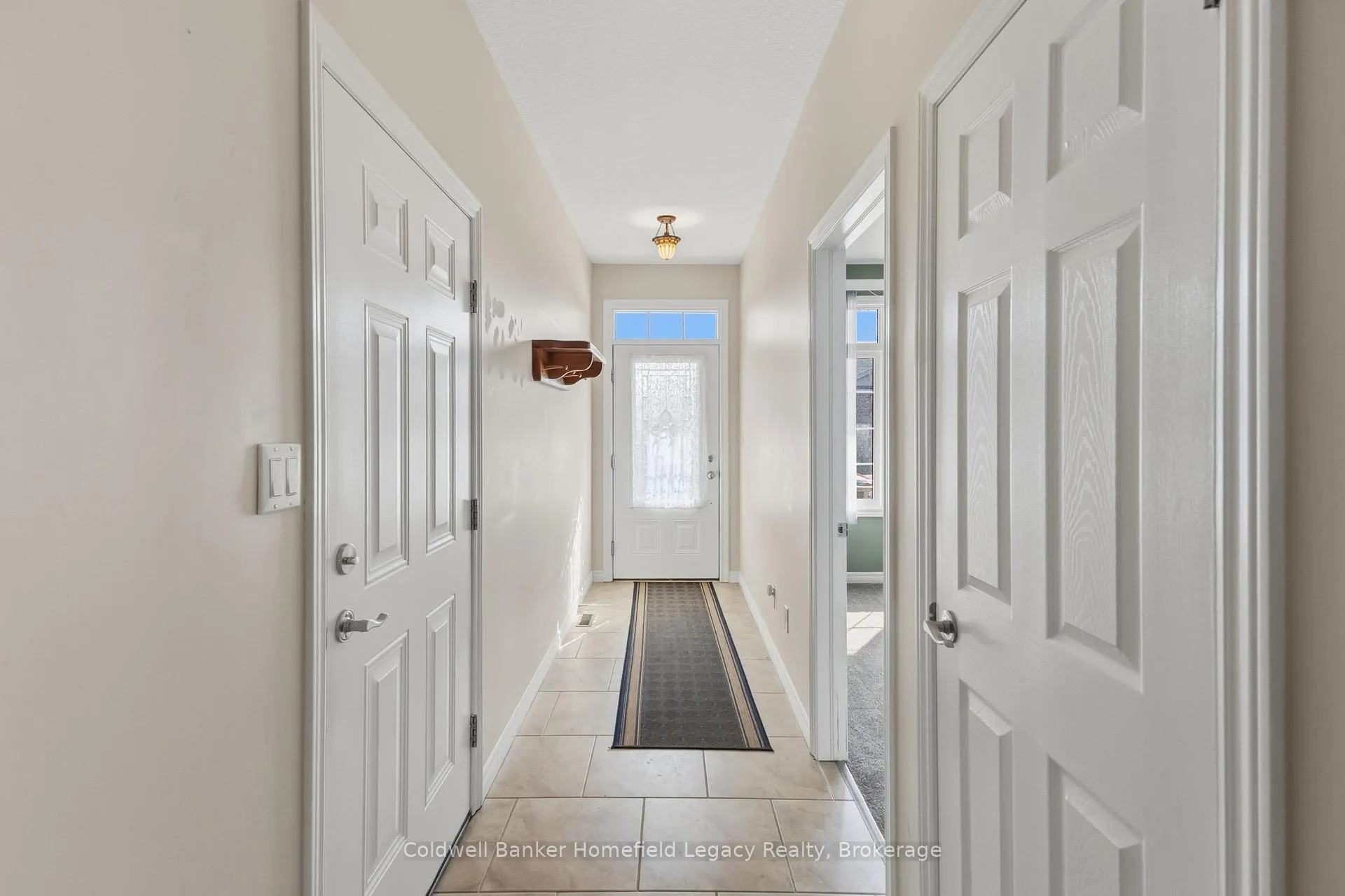 Photo 8 of Unit 1, 220 Walnut Street, Lucan Biddulph, Lucan — HOMEH