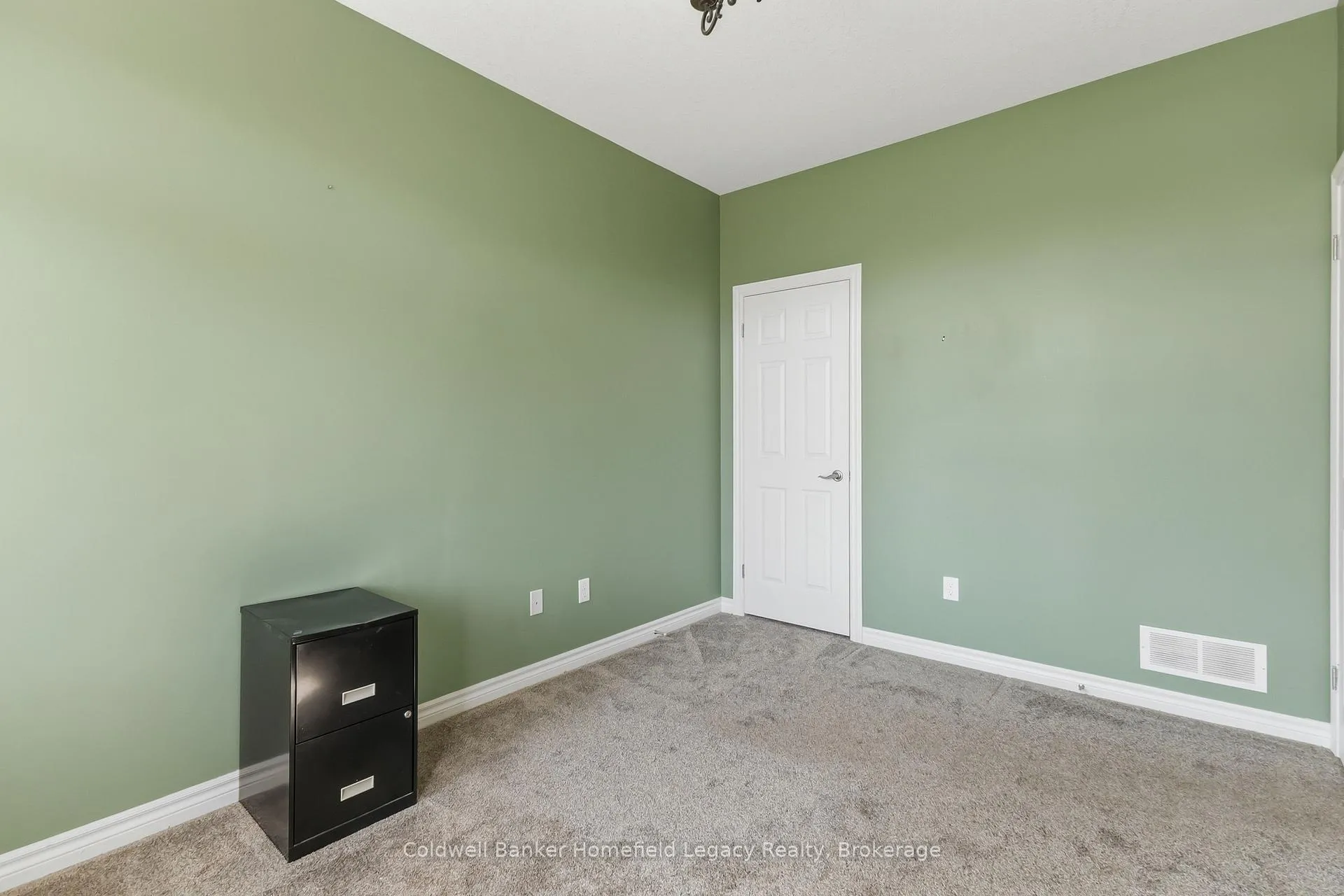 Photo 13 of Unit 1, 220 Walnut Street, Lucan Biddulph, Lucan — HOMEH