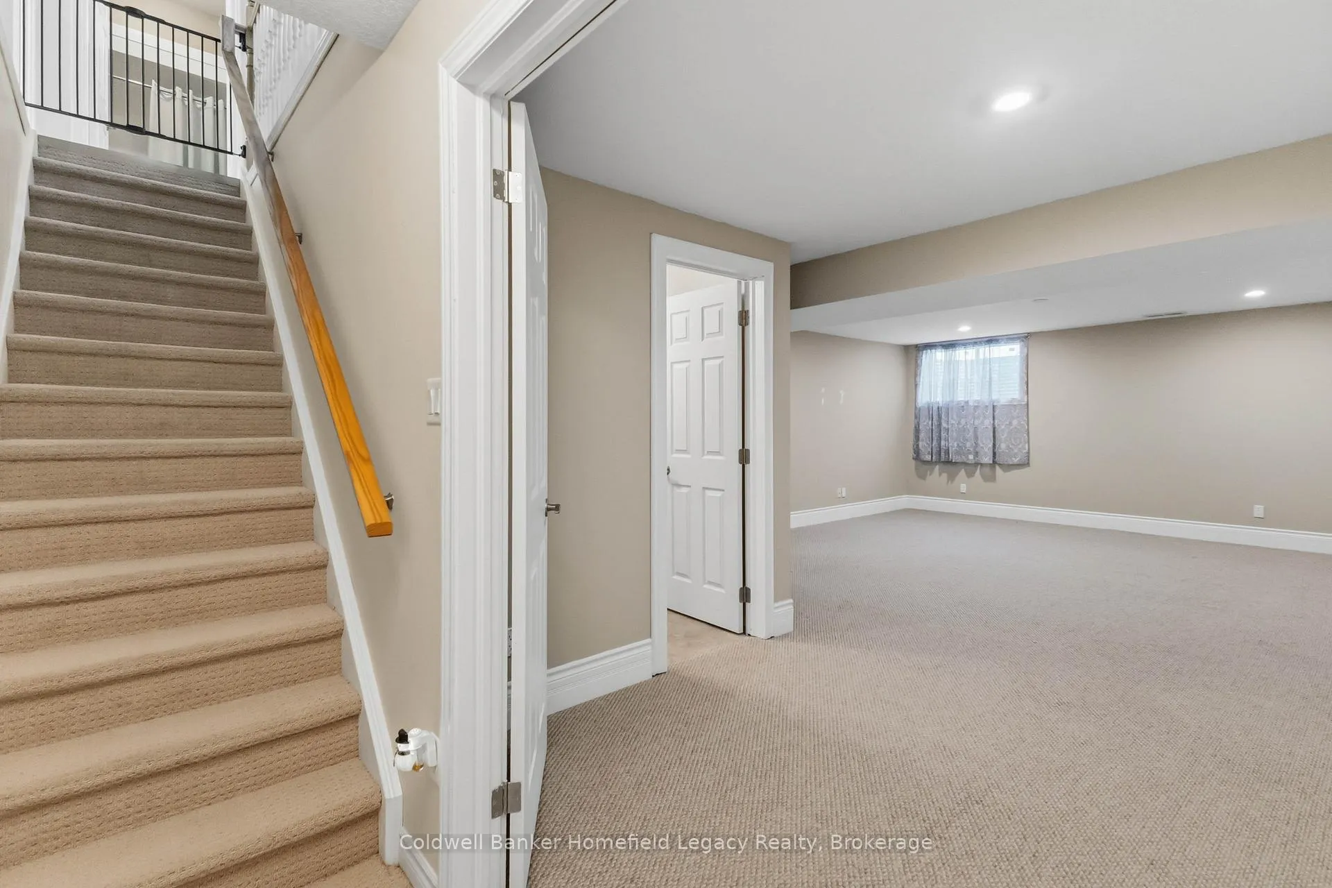 Photo 37 of Unit 1, 220 Walnut Street, Lucan Biddulph, Lucan — HOMEH