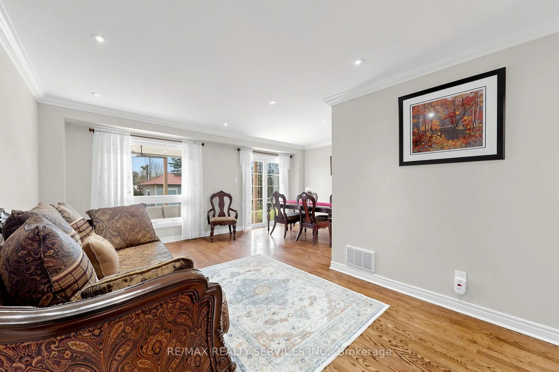 Photo 11 of 160 Newbridge Crescent, Brampton, Westgate — HOMEH