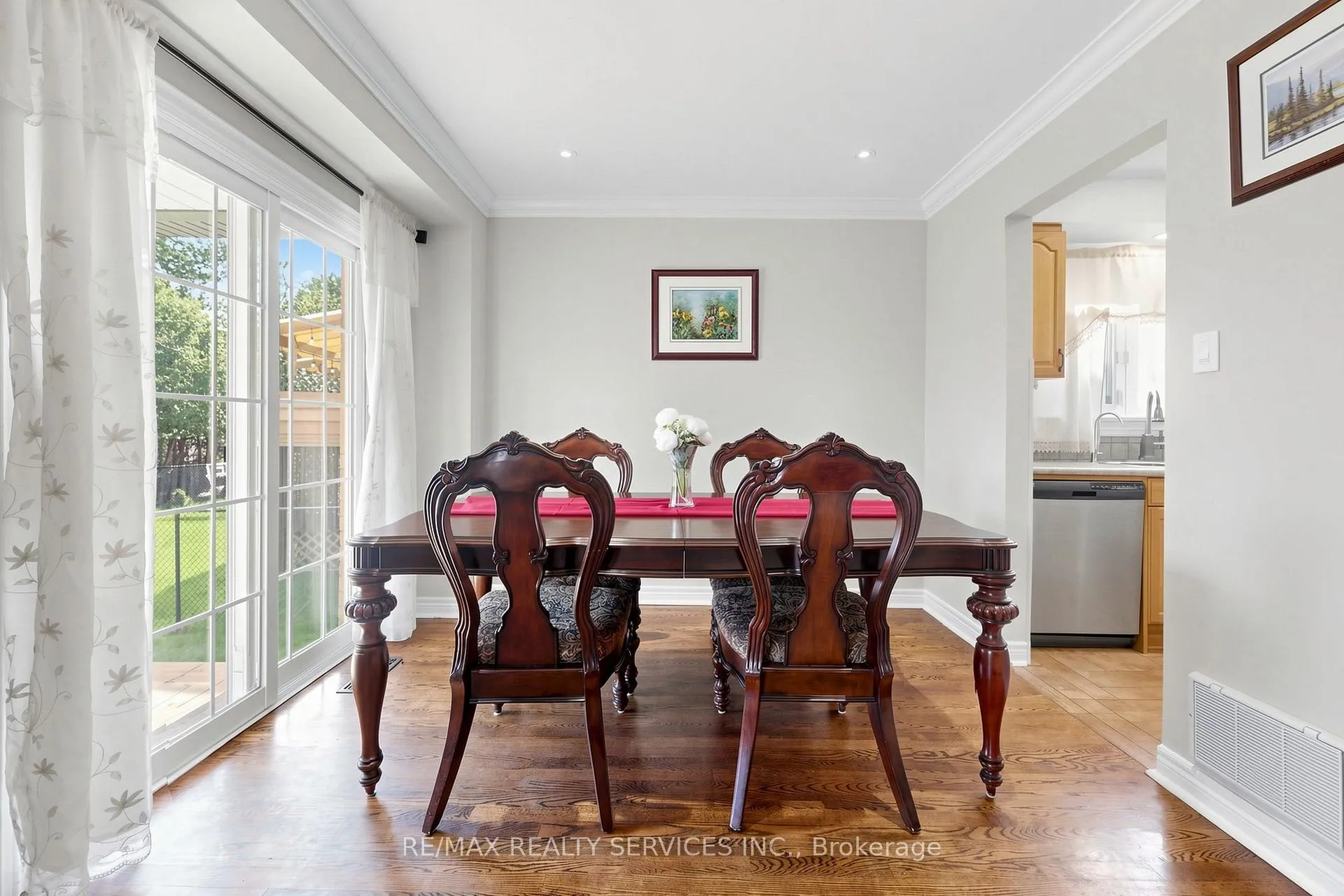 Photo 13 of 160 Newbridge Crescent, Brampton, Westgate — HOMEH