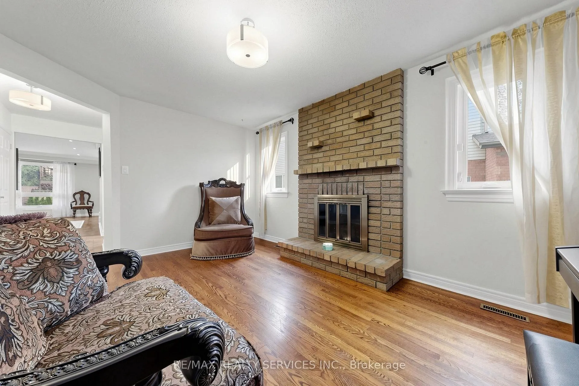Photo 14 of 160 Newbridge Crescent, Brampton, Westgate — HOMEH