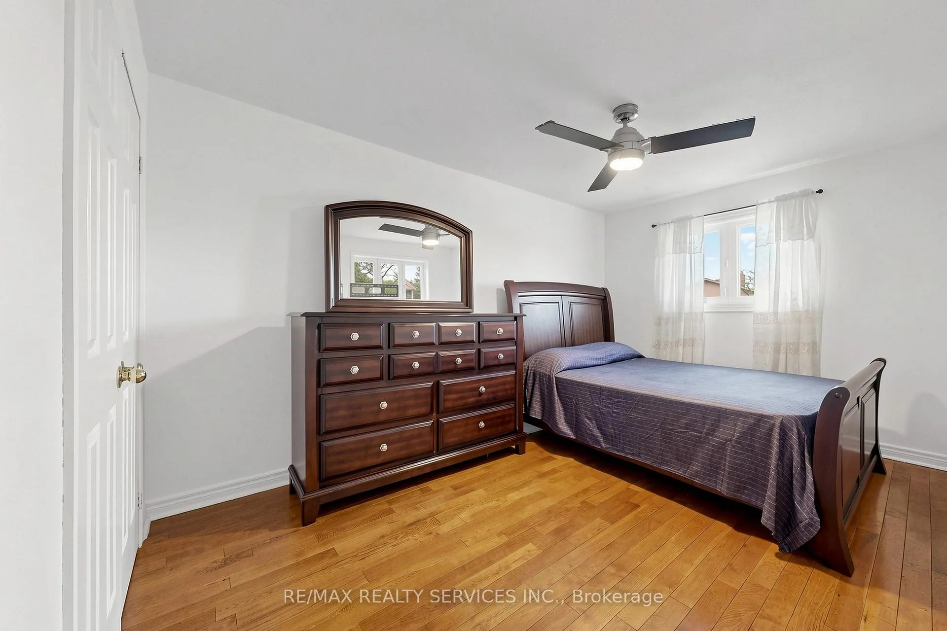 Photo 19 of 160 Newbridge Crescent, Brampton, Westgate — HOMEH