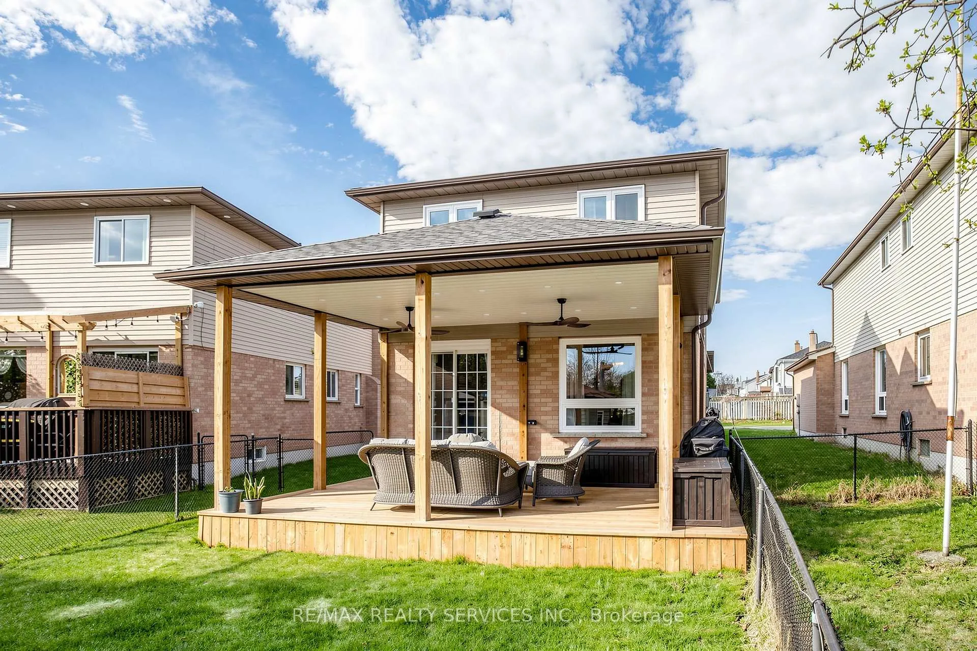 Photo 24 of 160 Newbridge Crescent, Brampton, Westgate — HOMEH