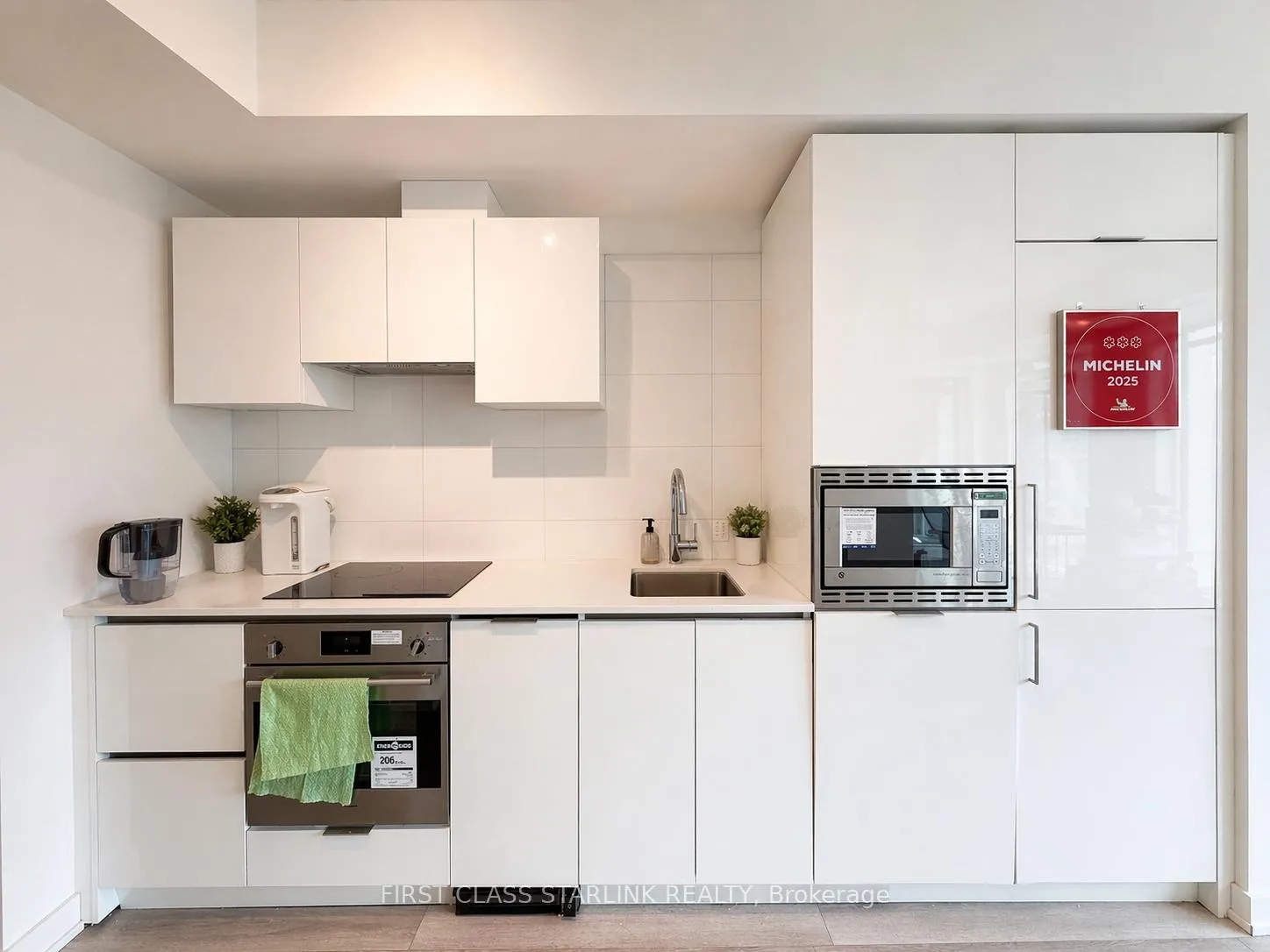Photo 10 of Unit 822, 121 St Patrick Street, Toronto, Kensington-Chinatown — HOMEH
