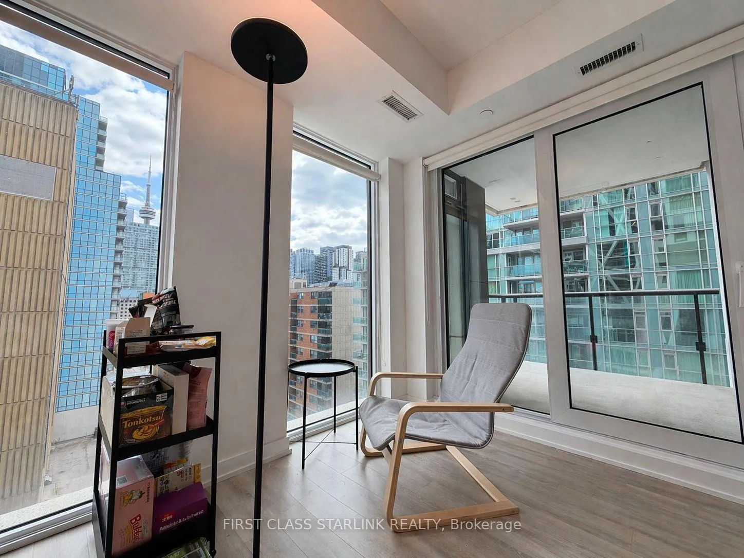 Photo 15 of Unit 822, 121 St Patrick Street, Toronto, Kensington-Chinatown — HOMEH