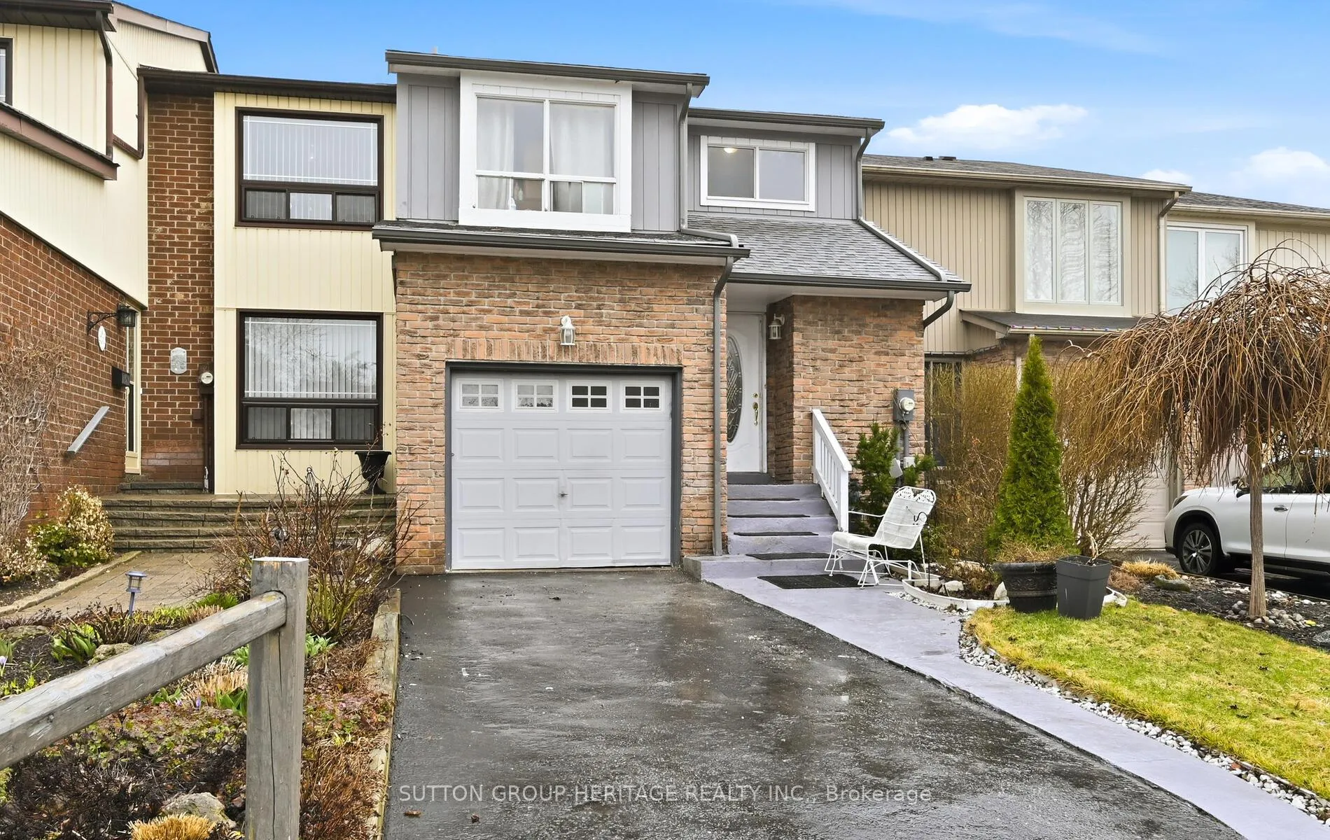 Photo 2 of 1778 Bronte Square, Pickering, Liverpool — HOMEH