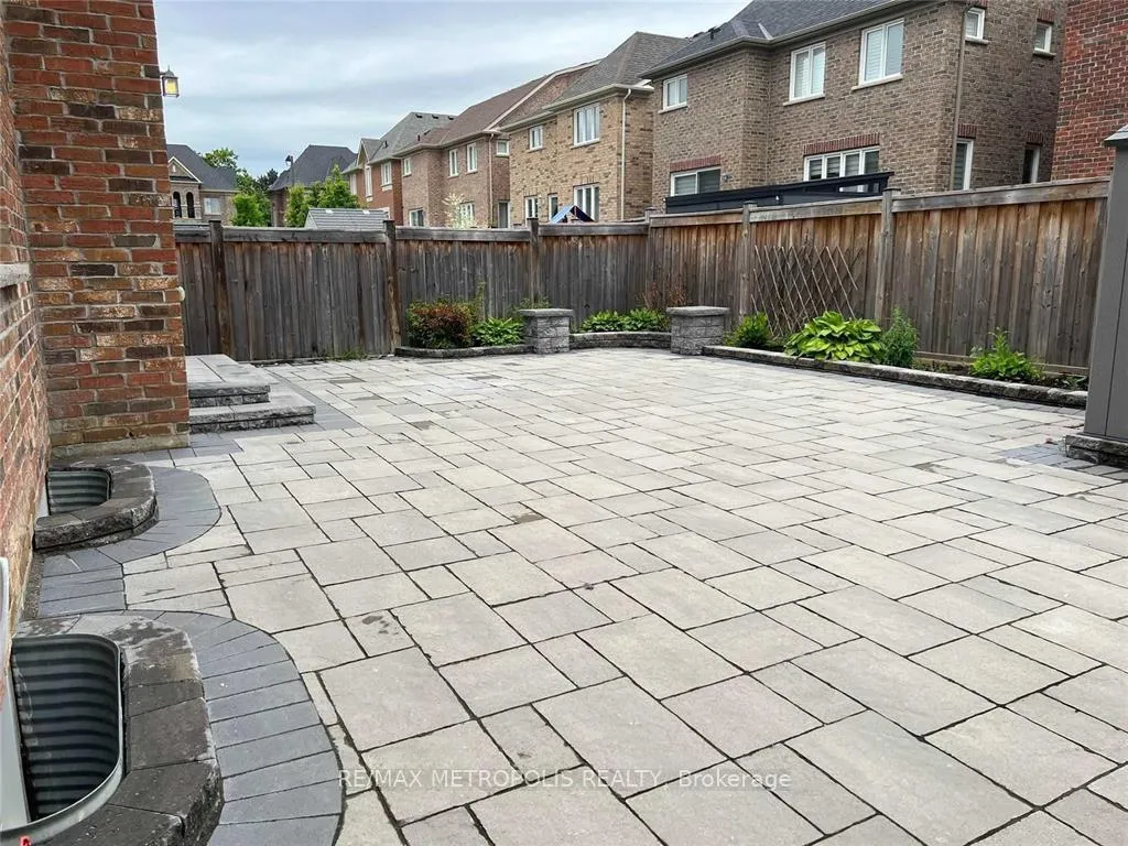Photo 5 of 21 Corduroy Road, Markham, Victoria Manor-Jennings Gate — HOMEH