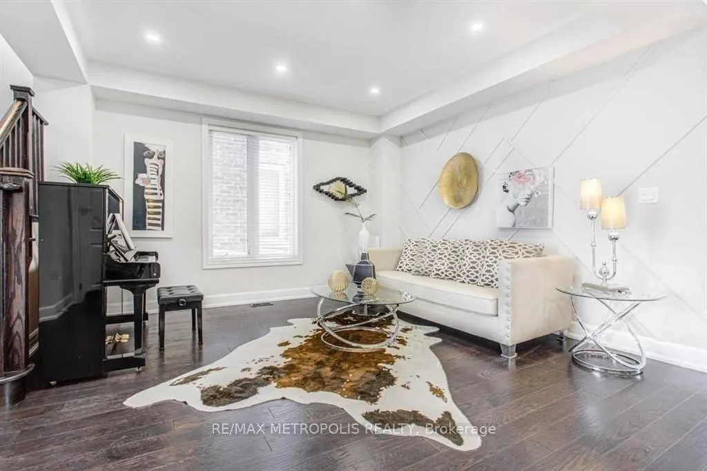 Photo 8 of 21 Corduroy Road, Markham, Victoria Manor-Jennings Gate — HOMEH