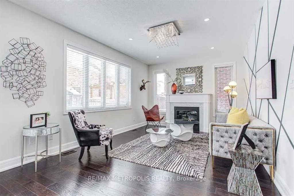 Photo 10 of 21 Corduroy Road, Markham, Victoria Manor-Jennings Gate — HOMEH
