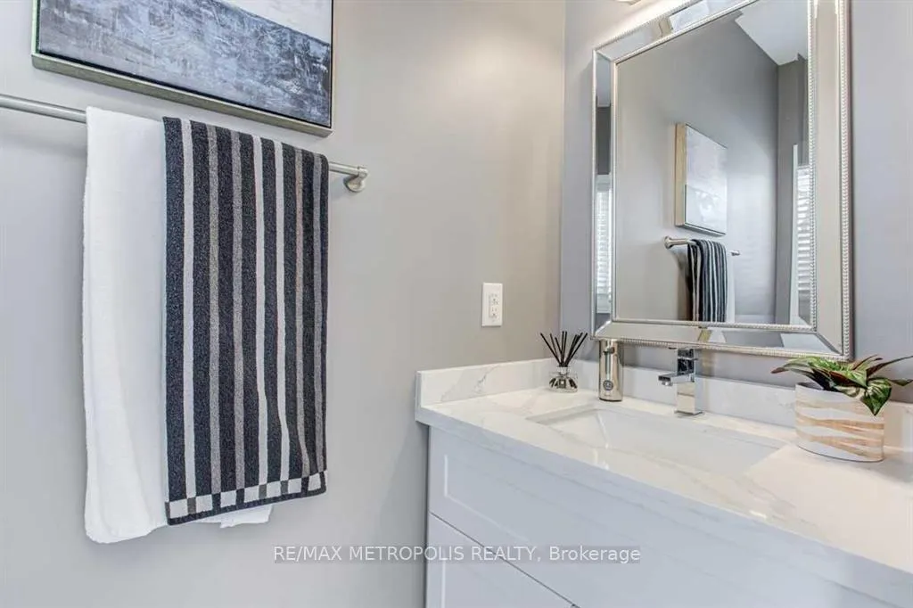 Photo 11 of 21 Corduroy Road, Markham, Victoria Manor-Jennings Gate — HOMEH