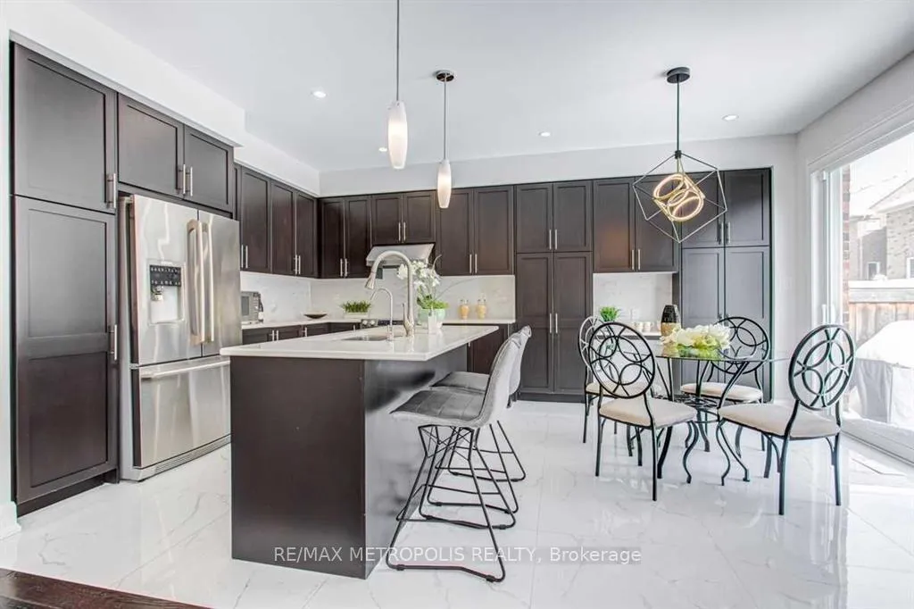 Photo 12 of 21 Corduroy Road, Markham, Victoria Manor-Jennings Gate — HOMEH