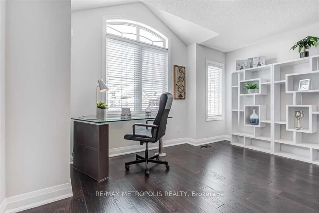 Photo 14 of 21 Corduroy Road, Markham, Victoria Manor-Jennings Gate — HOMEH