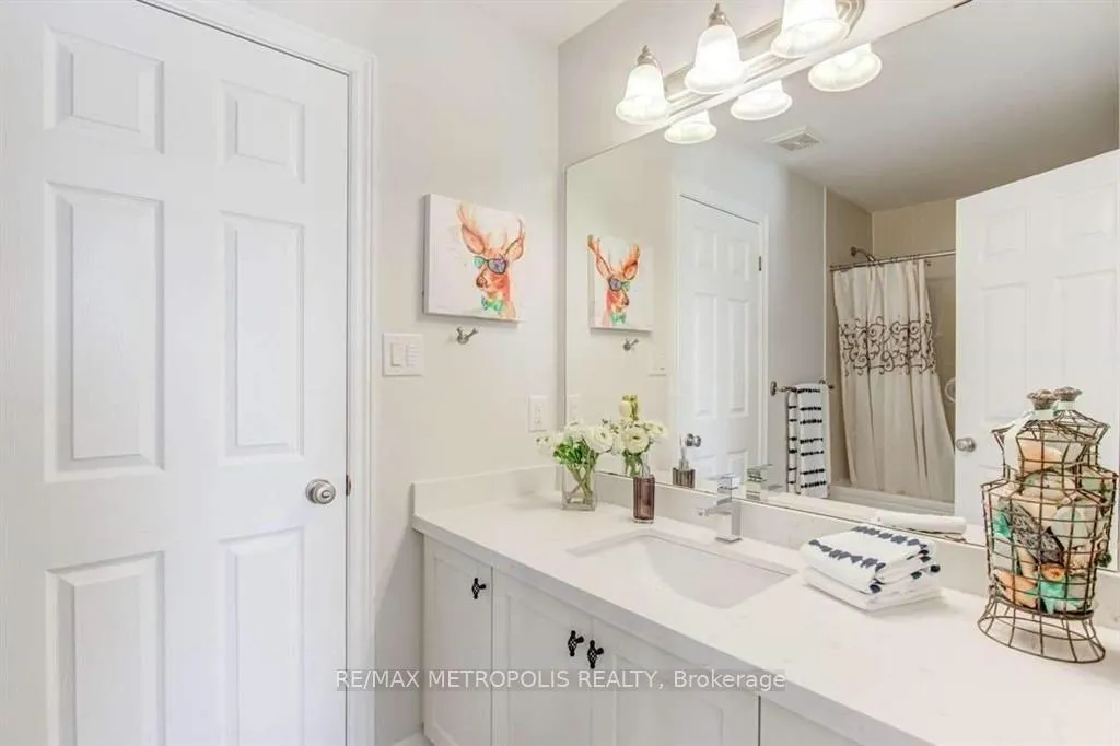 Photo 18 of 21 Corduroy Road, Markham, Victoria Manor-Jennings Gate — HOMEH