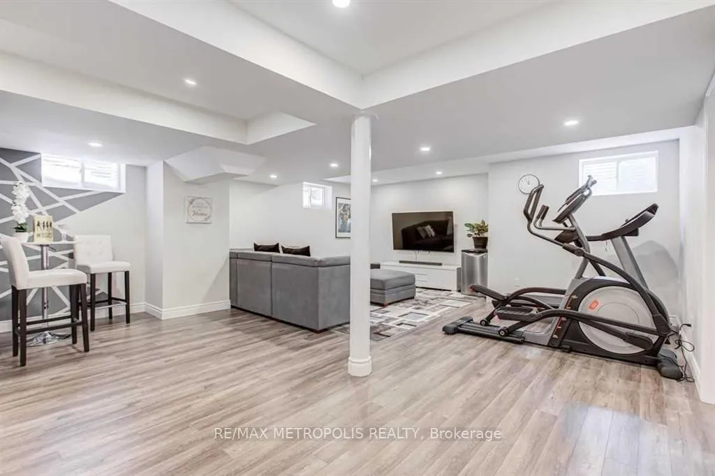 Photo 26 of 21 Corduroy Road, Markham, Victoria Manor-Jennings Gate — HOMEH
