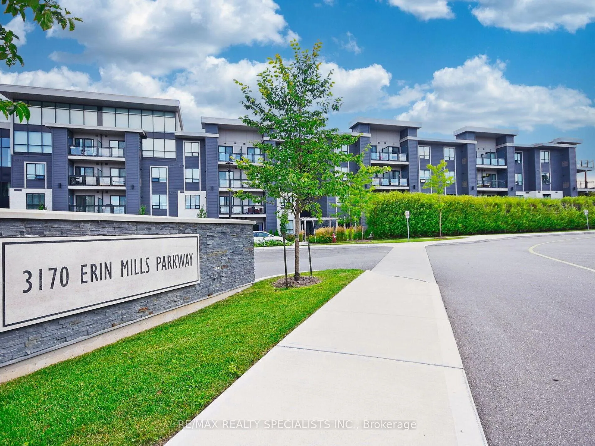 Front of Unit 131, 3170 Erin Mills Parkway