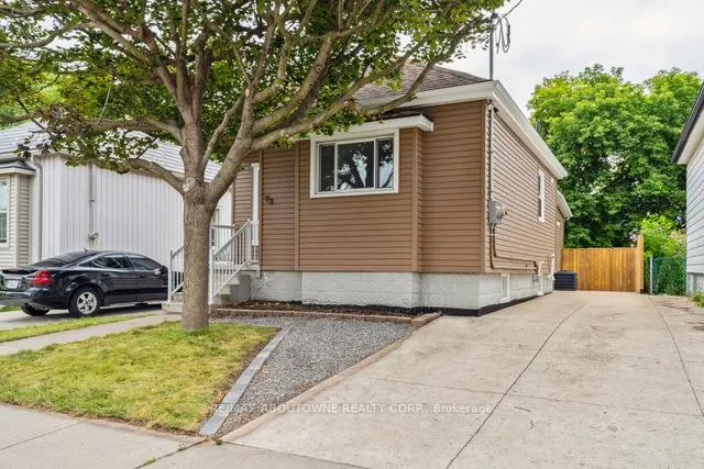 Front of Unit Upper, 93 East 31st Street E