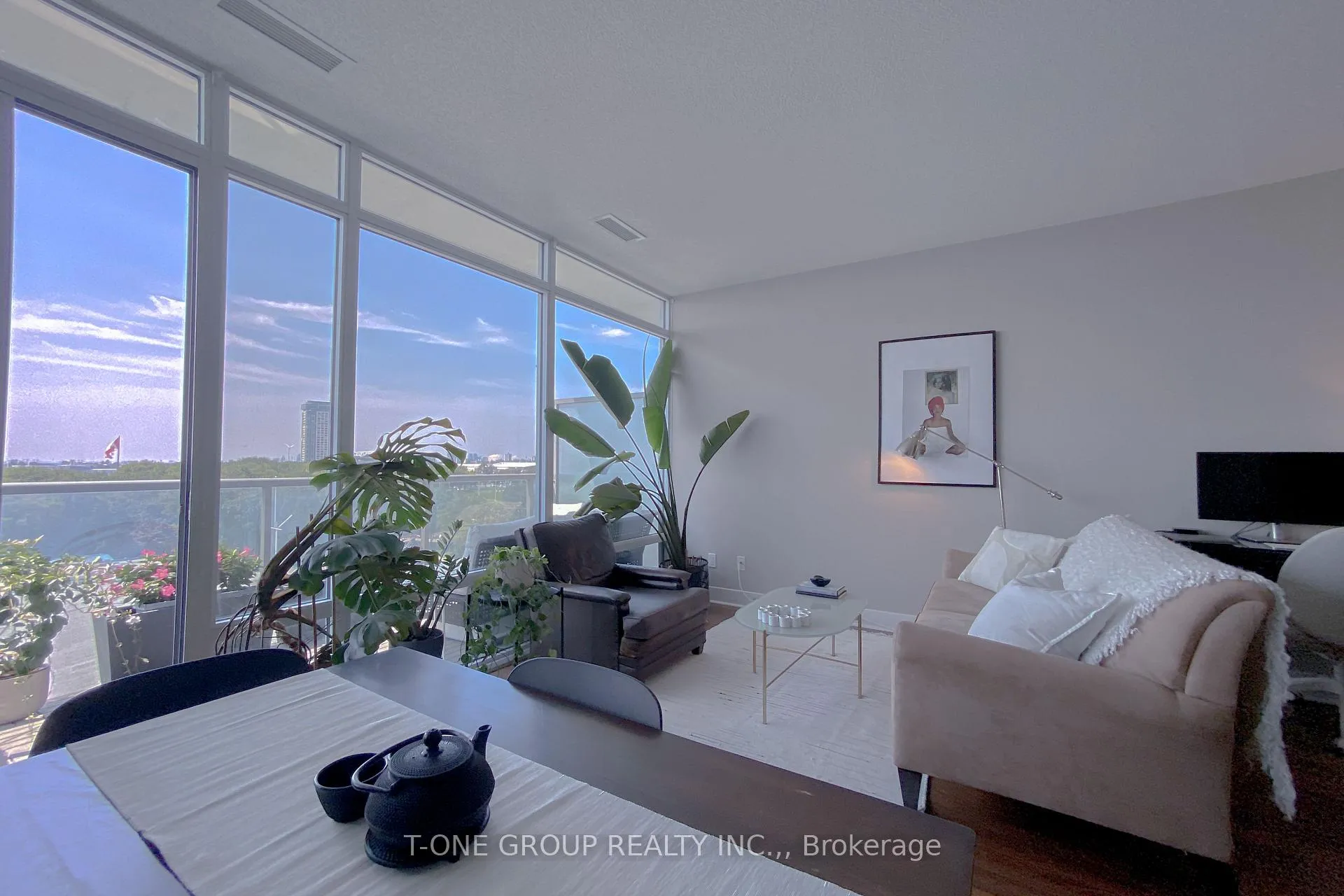 Photo 8 of Unit 825, 90 Stadium Road, Toronto, Niagara — HOMEH