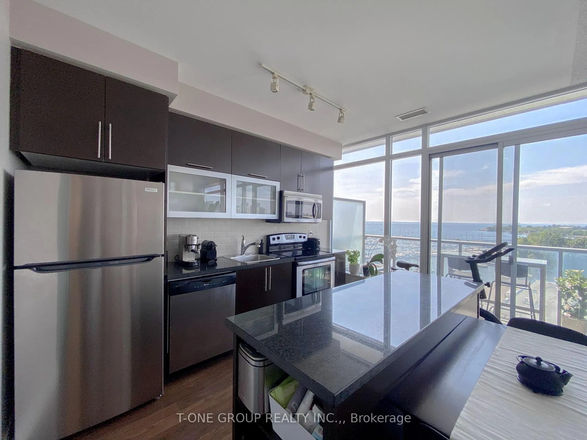Photo 11 of Unit 825, 90 Stadium Road, Toronto, Niagara — HOMEH