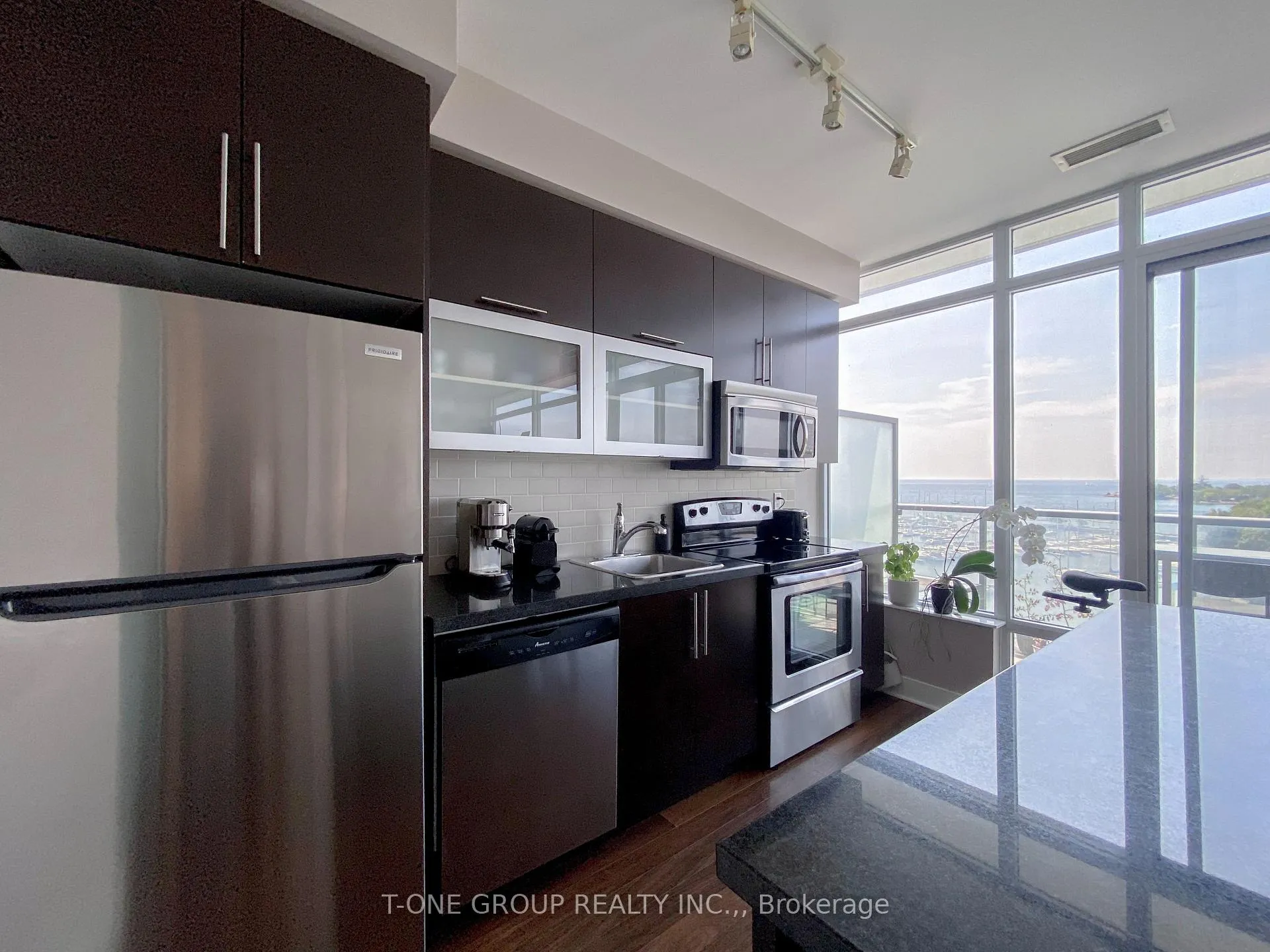 Photo 14 of Unit 825, 90 Stadium Road, Toronto, Niagara — HOMEH