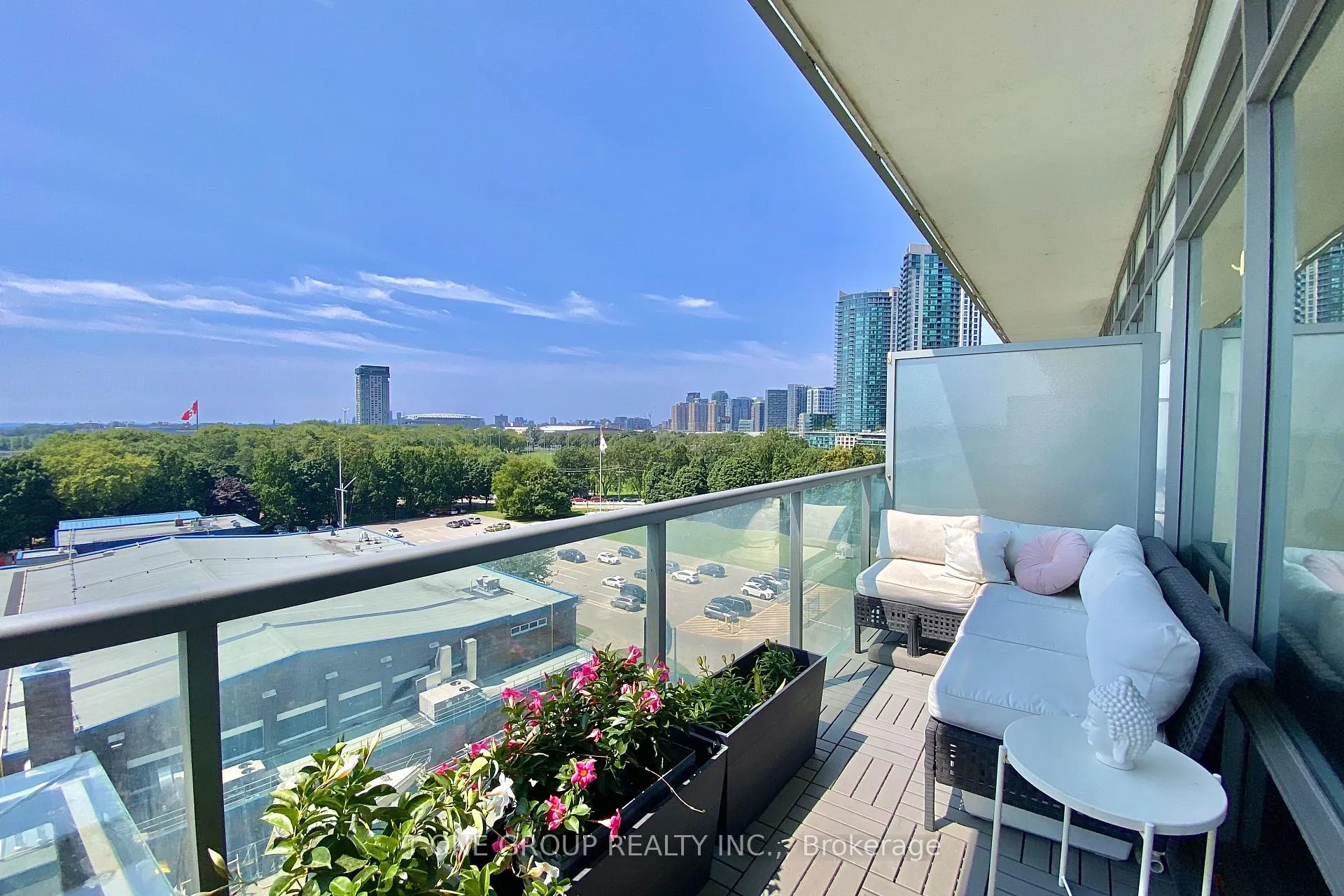 Photo 21 of Unit 825, 90 Stadium Road, Toronto, Niagara — HOMEH