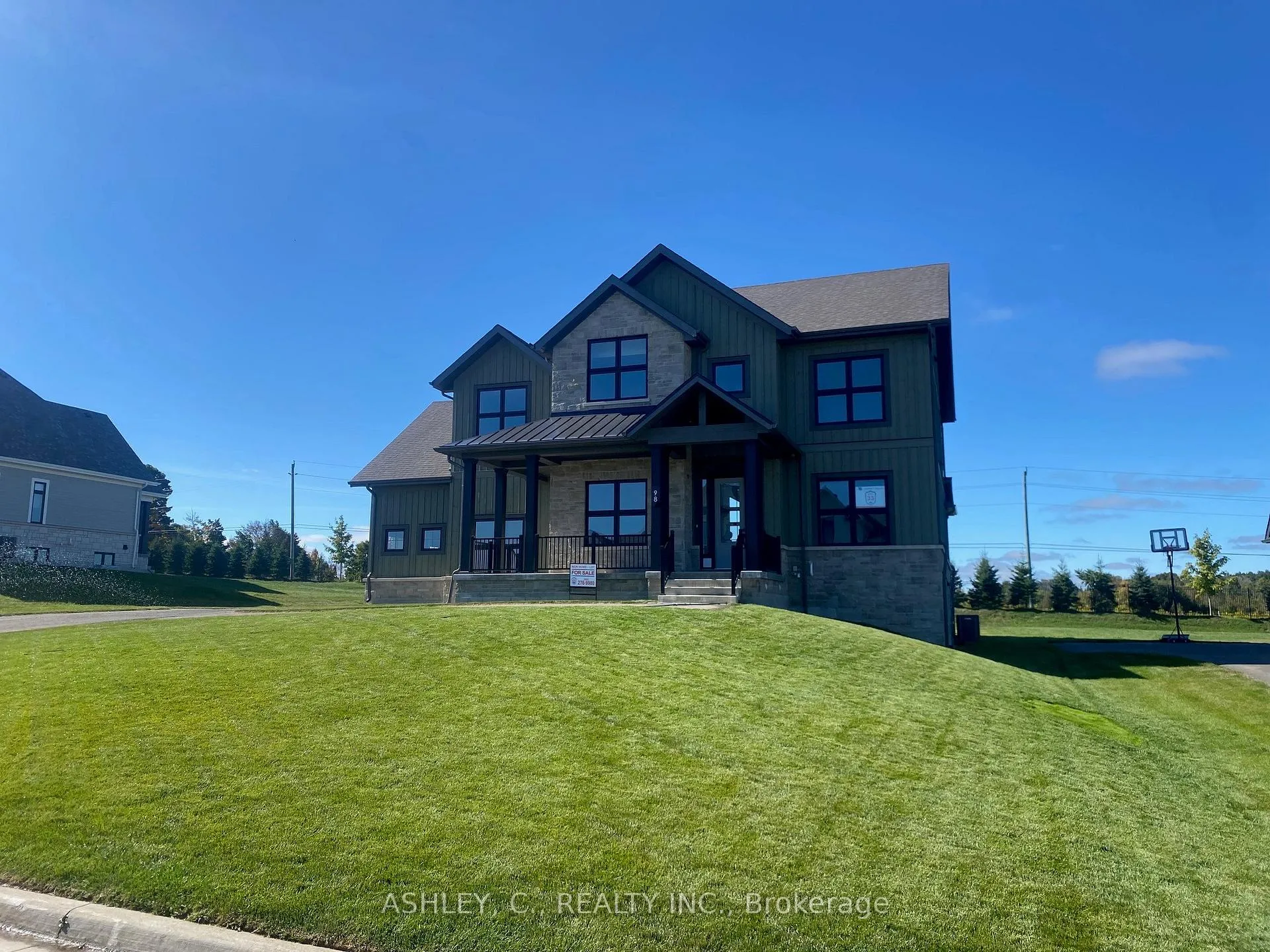 Photo 2 of 98 William Crisp Drive, Caledon, Alton — HOMEH