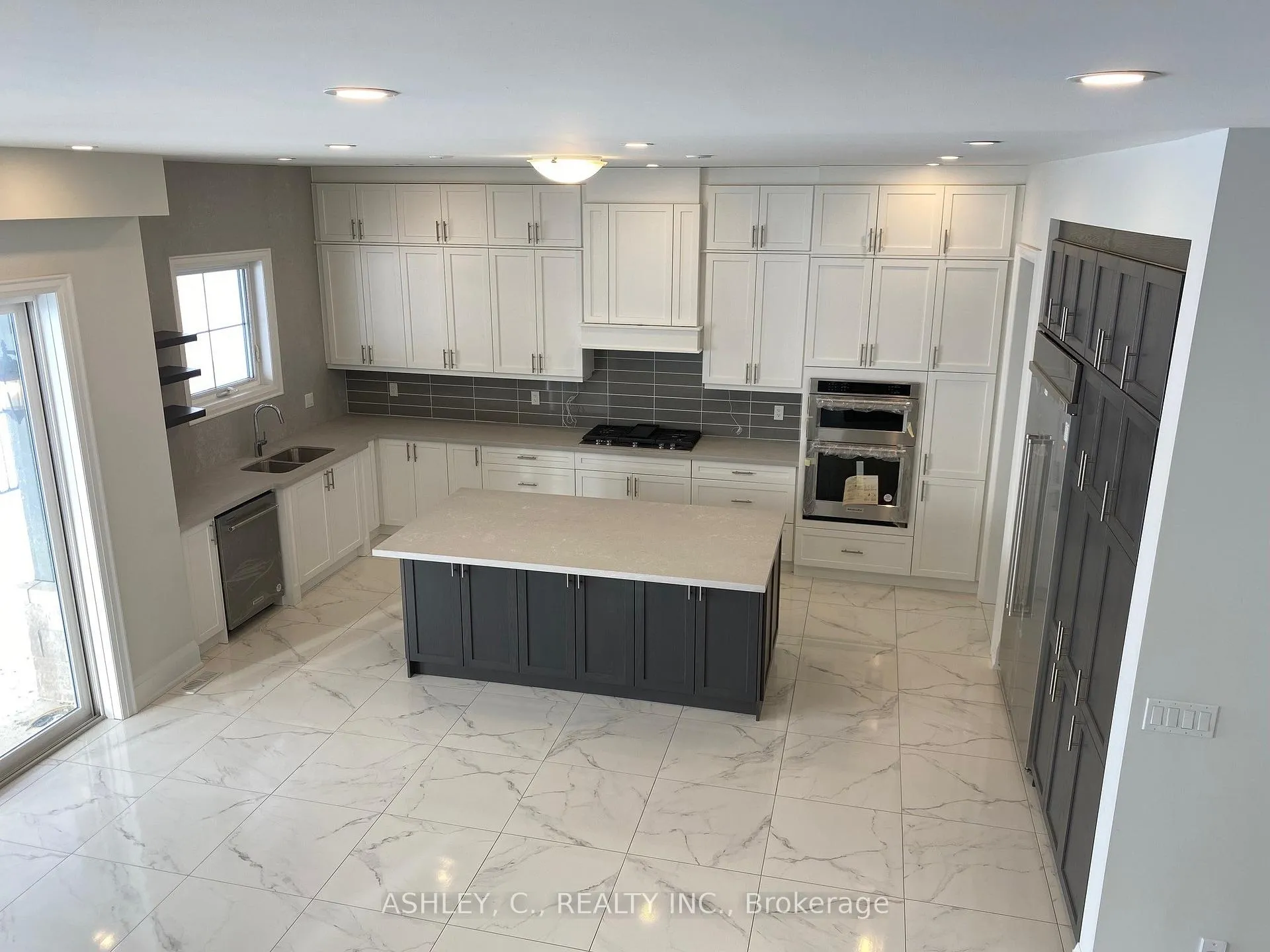Photo 10 of 98 William Crisp Drive, Caledon, Alton — HOMEH