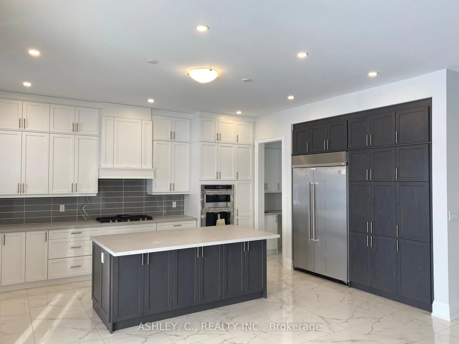 Photo 12 of 98 William Crisp Drive, Caledon, Alton — HOMEH