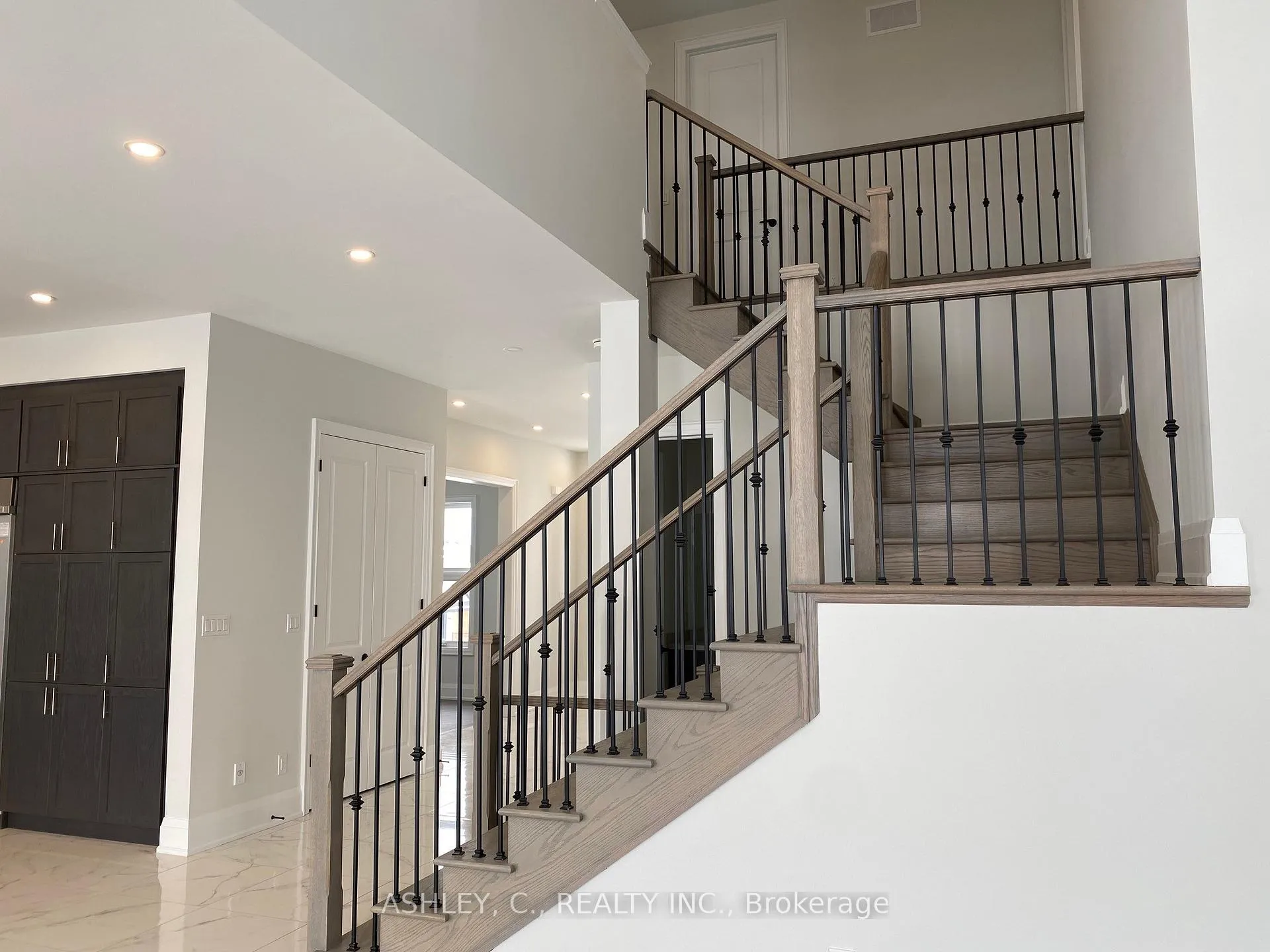 Photo 15 of 98 William Crisp Drive, Caledon, Alton — HOMEH