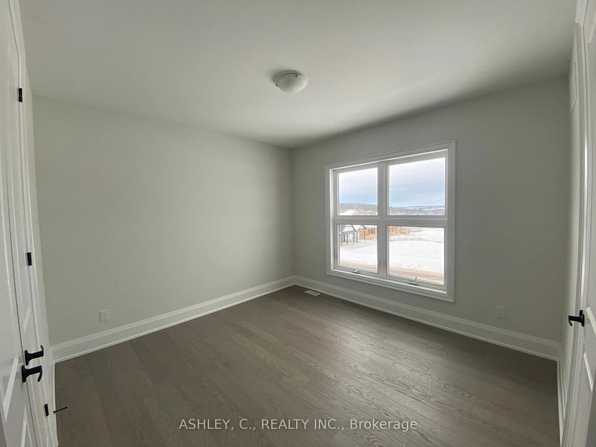 Photo 21 of 98 William Crisp Drive, Caledon, Alton — HOMEH