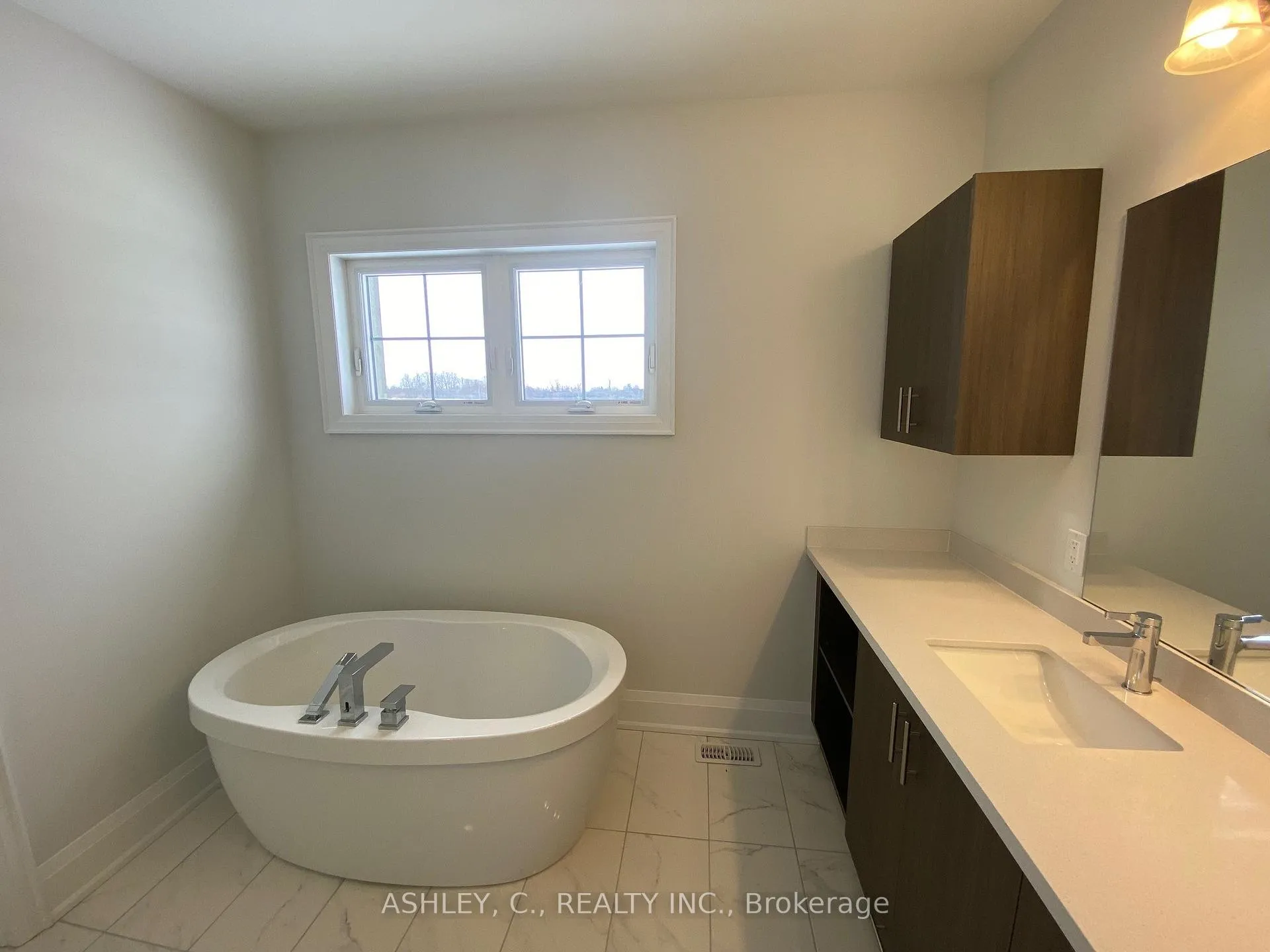 Photo 28 of 98 William Crisp Drive, Caledon, Alton — HOMEH