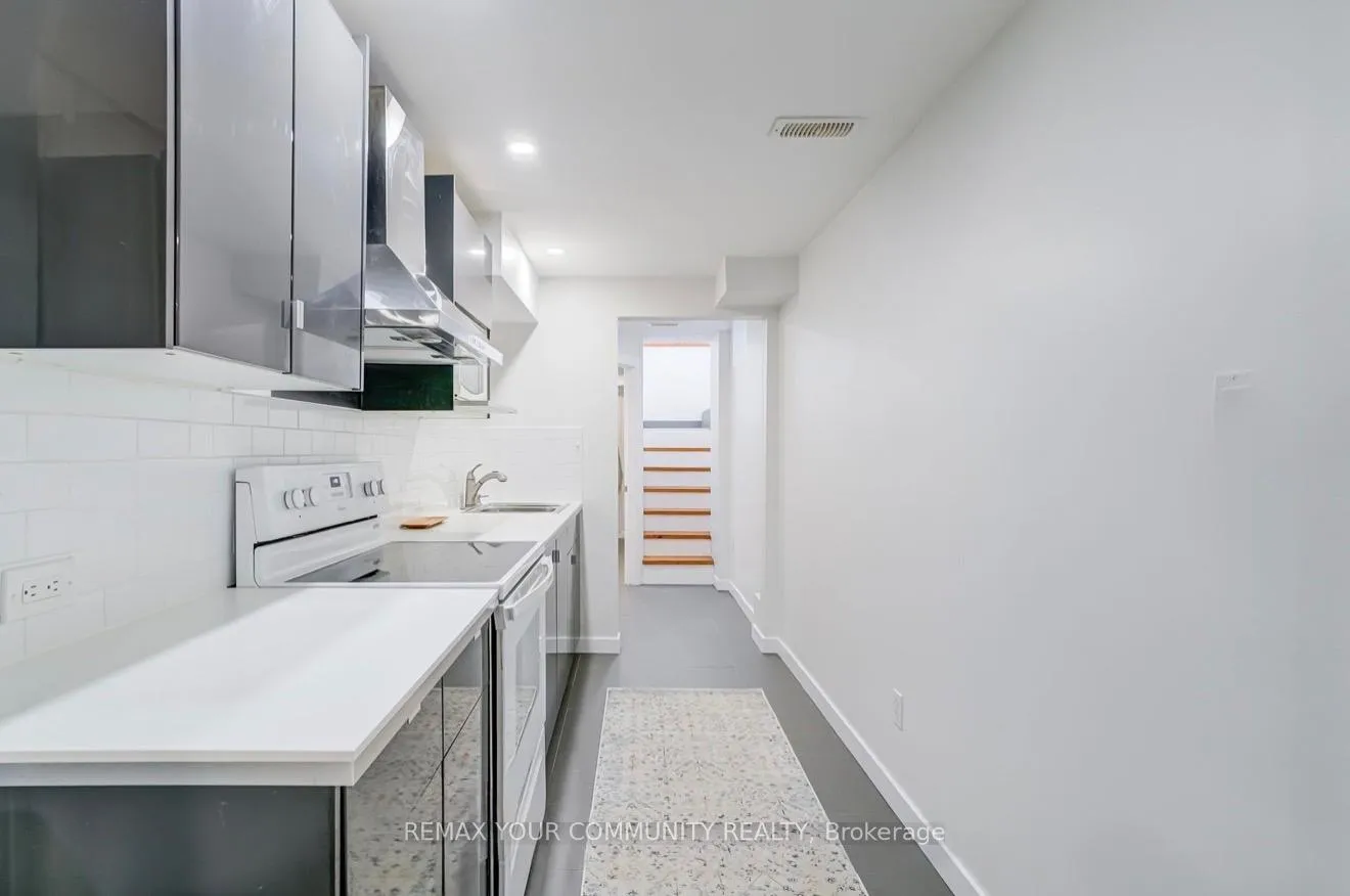 Photo 4 of 8 Ozner Crescent, Vaughan, Vellore Village — HOMEH