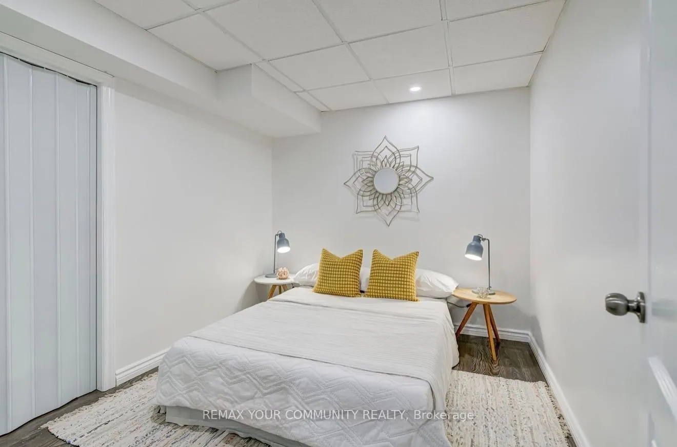 Photo 10 of 8 Ozner Crescent, Vaughan, Vellore Village — HOMEH