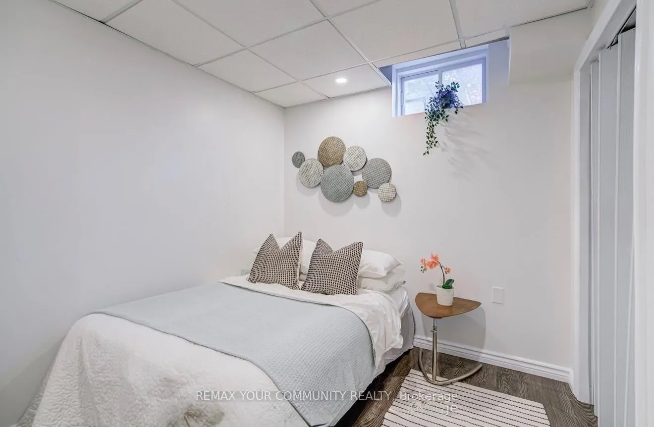 Photo 11 of 8 Ozner Crescent, Vaughan, Vellore Village — HOMEH
