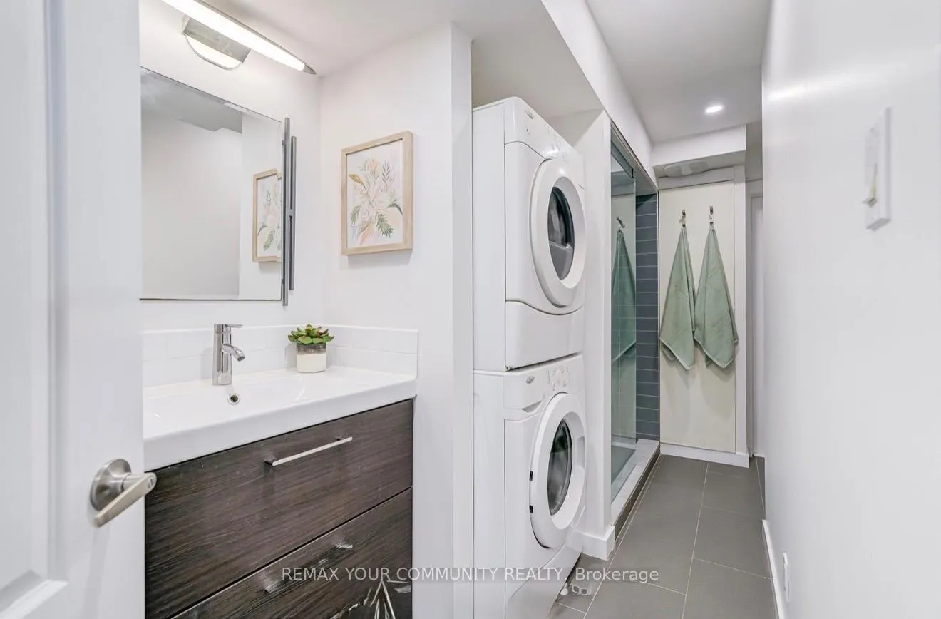Photo 13 of 8 Ozner Crescent, Vaughan, Vellore Village — HOMEH