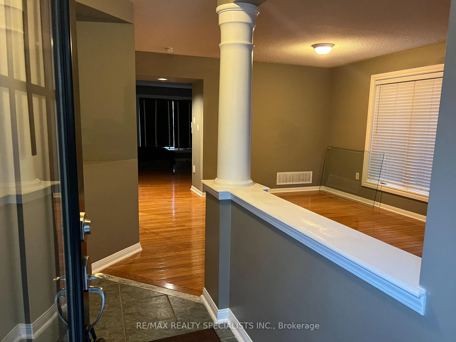 Photo 2 of 55 Thorpe Crescent, Brampton, Fletcher's Meadow — HOMEH