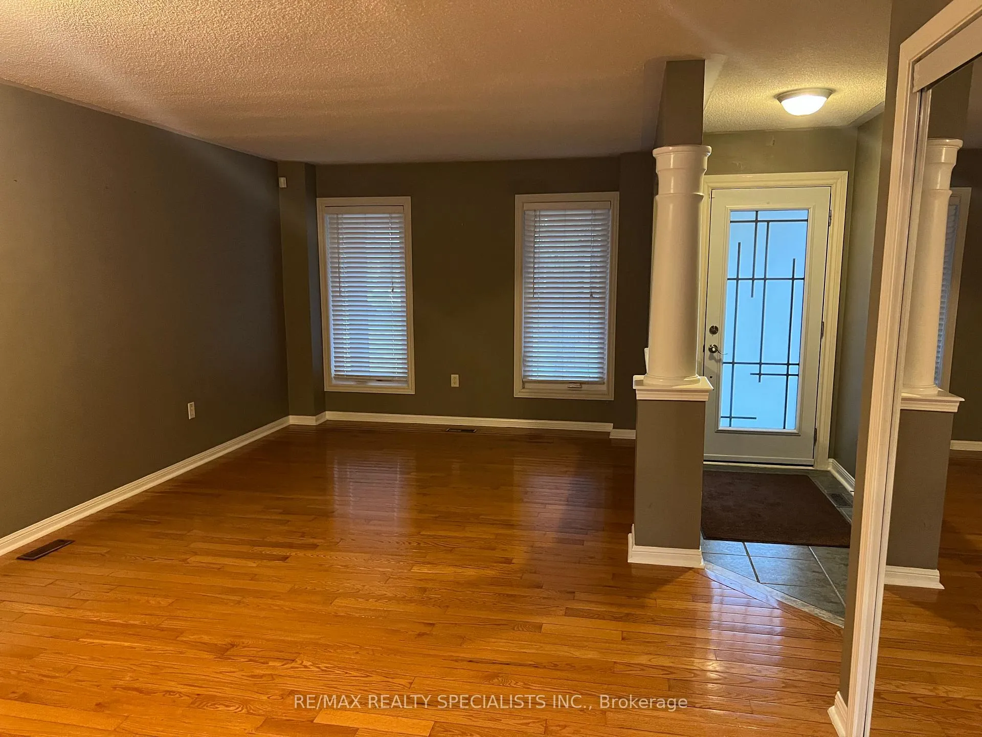 Photo 4 of 55 Thorpe Crescent, Brampton, Fletcher's Meadow — HOMEH
