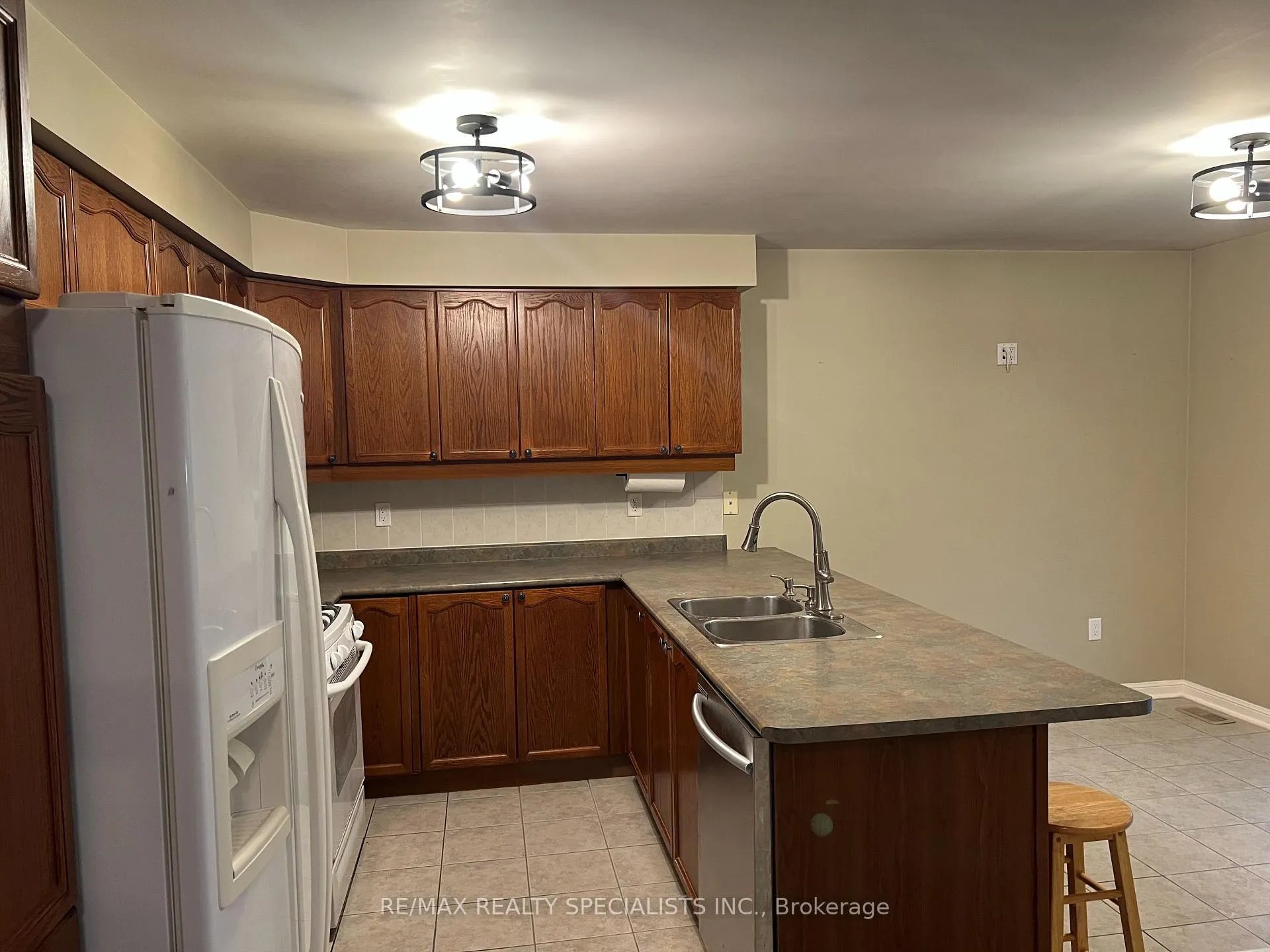 Photo 9 of 55 Thorpe Crescent, Brampton, Fletcher's Meadow — HOMEH