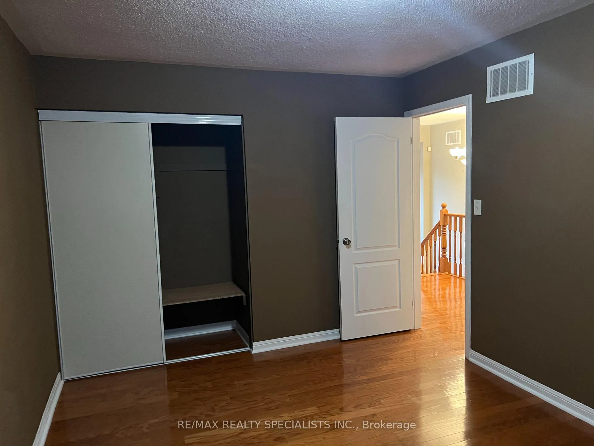 Photo 22 of 55 Thorpe Crescent, Brampton, Fletcher's Meadow — HOMEH