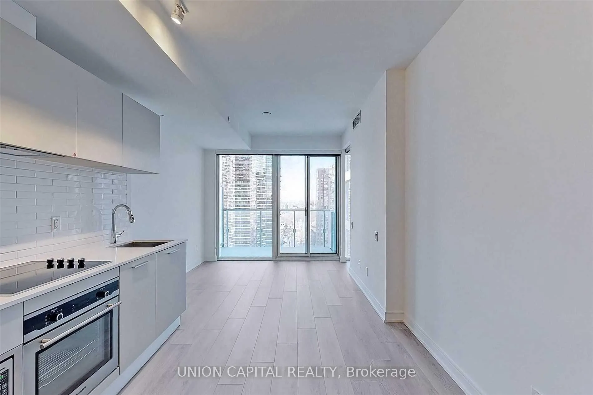 Photo 2 of Unit 2013, 3 Gloucester Street, Toronto, Church-Yonge Corridor — HOMEH
