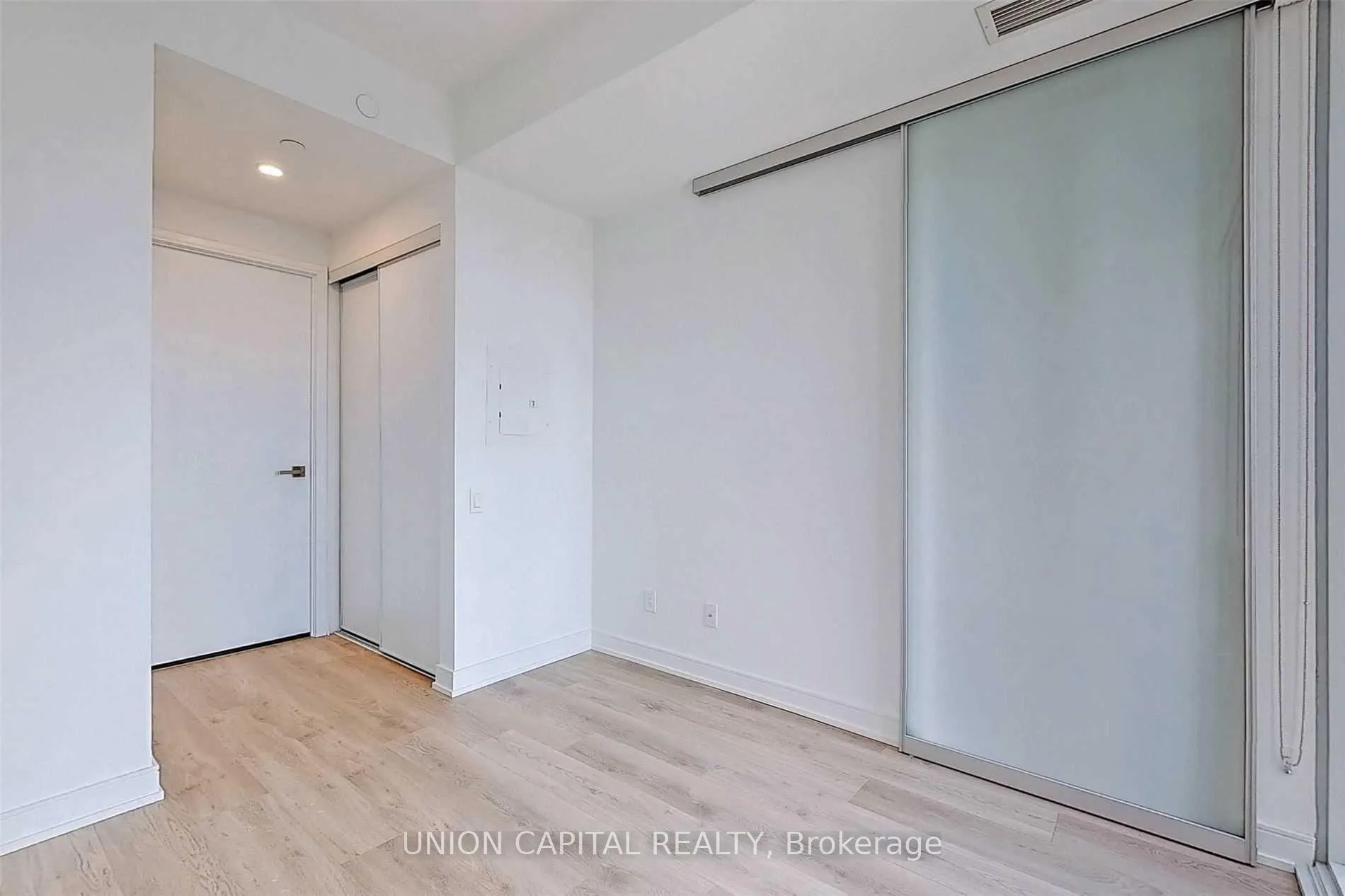 Photo 7 of Unit 2013, 3 Gloucester Street, Toronto, Church-Yonge Corridor — HOMEH