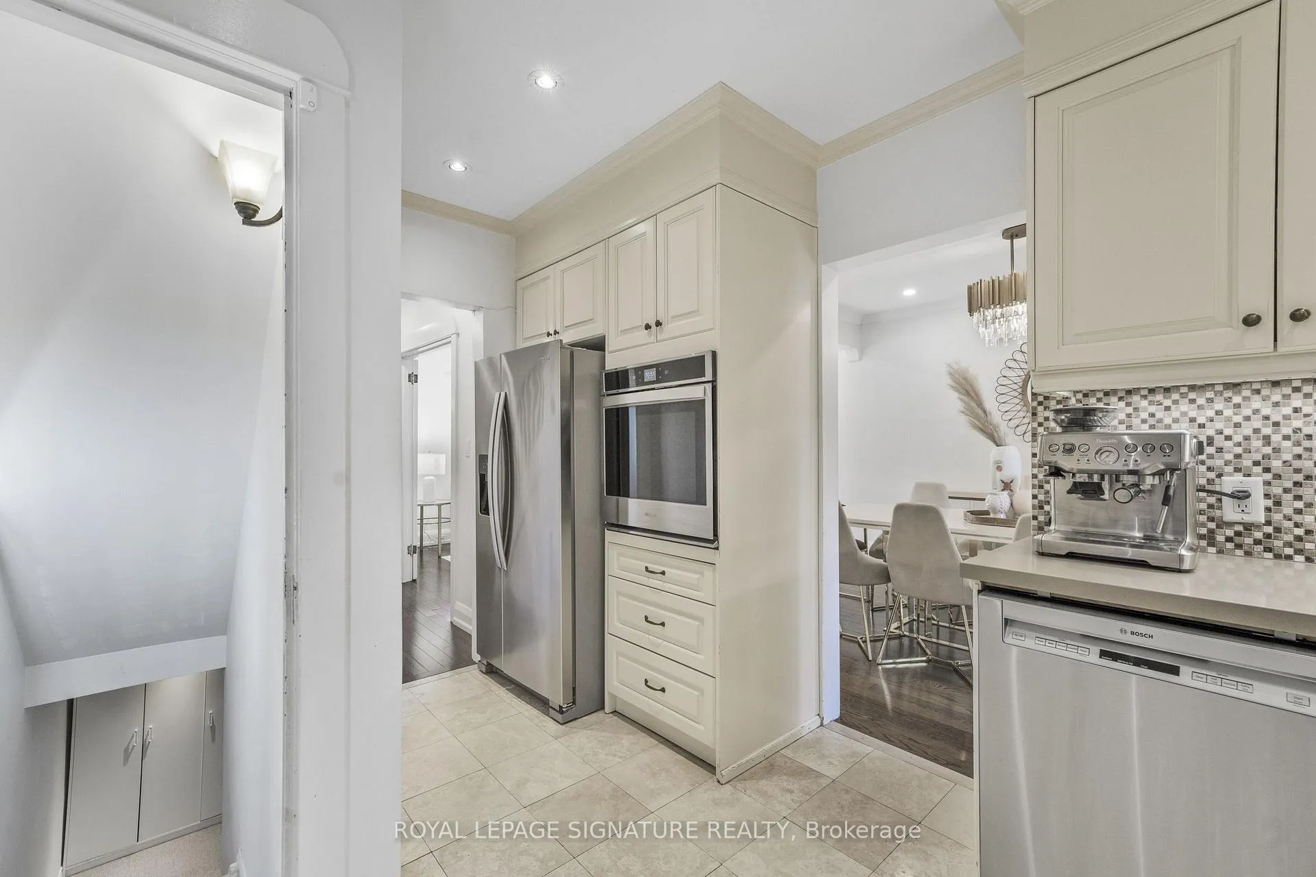 Photo 11 of 534 Millwood Road, Toronto, Mount Pleasant East — HOMEH