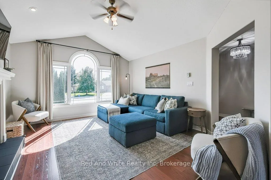 Photo 6 of 395 Bell Street, Minto — HOMEH